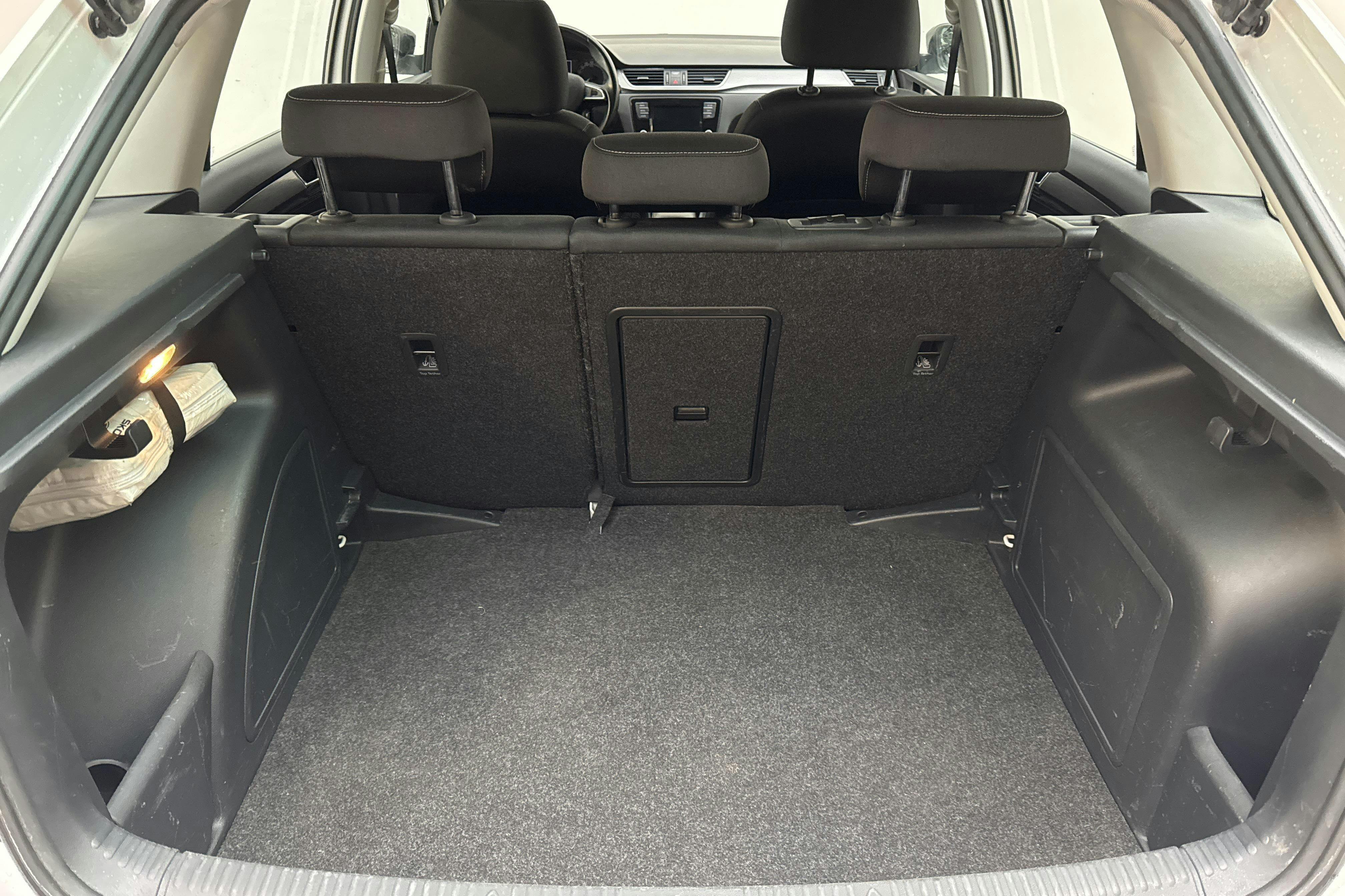 Vehicle Image 9