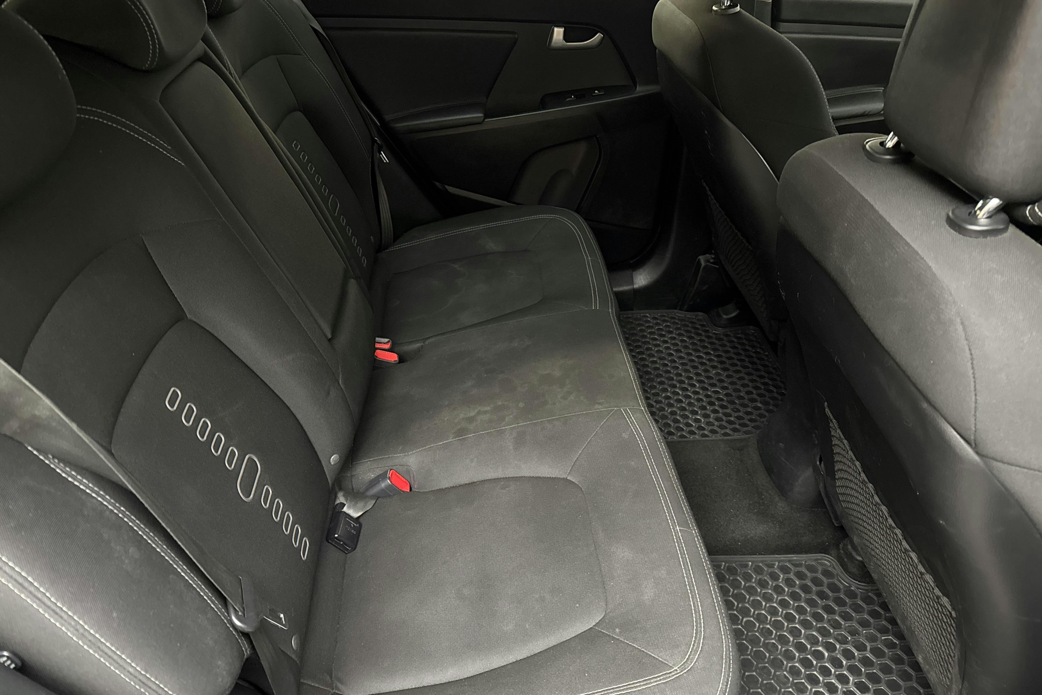 Vehicle Image 8
