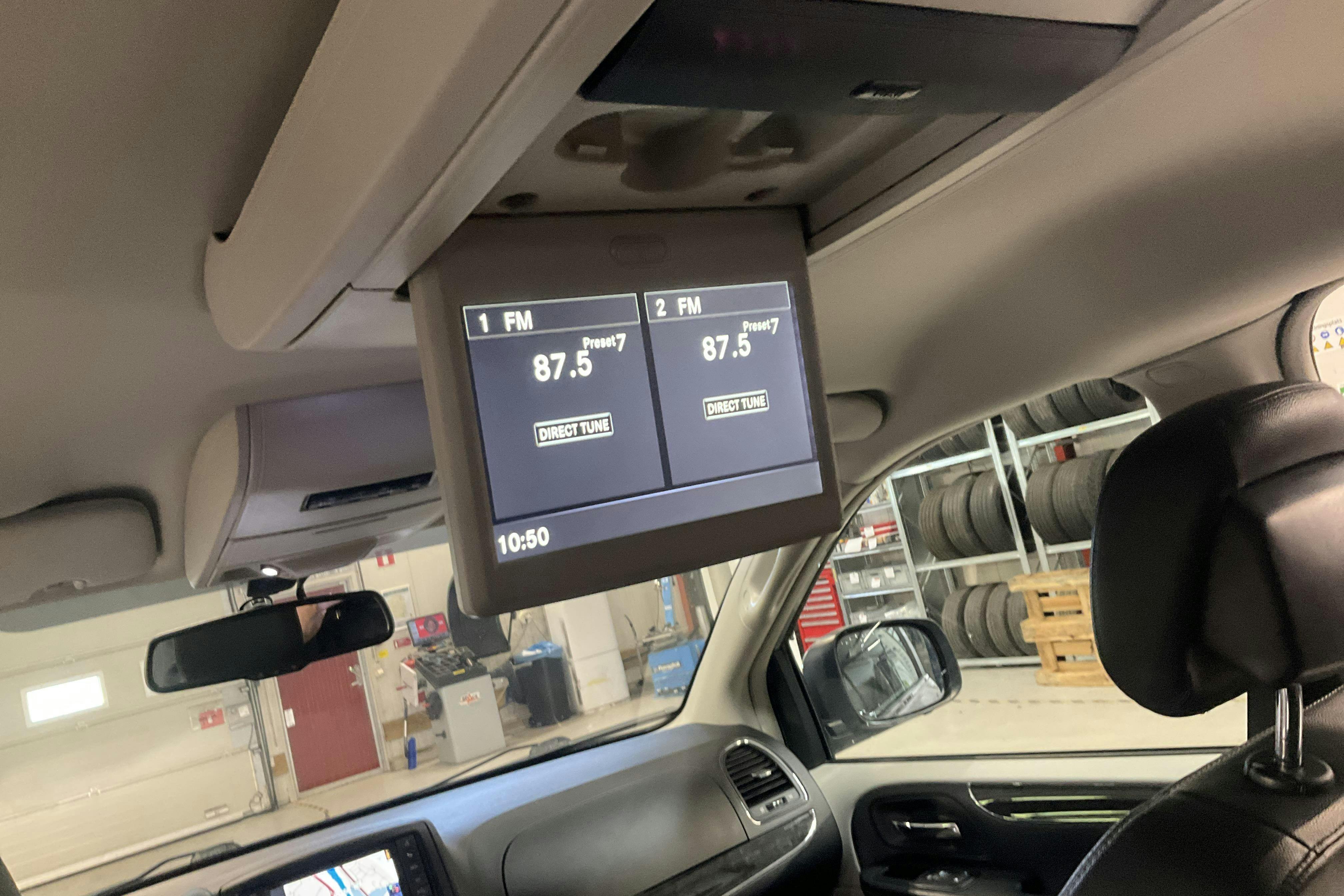 Vehicle Image 14