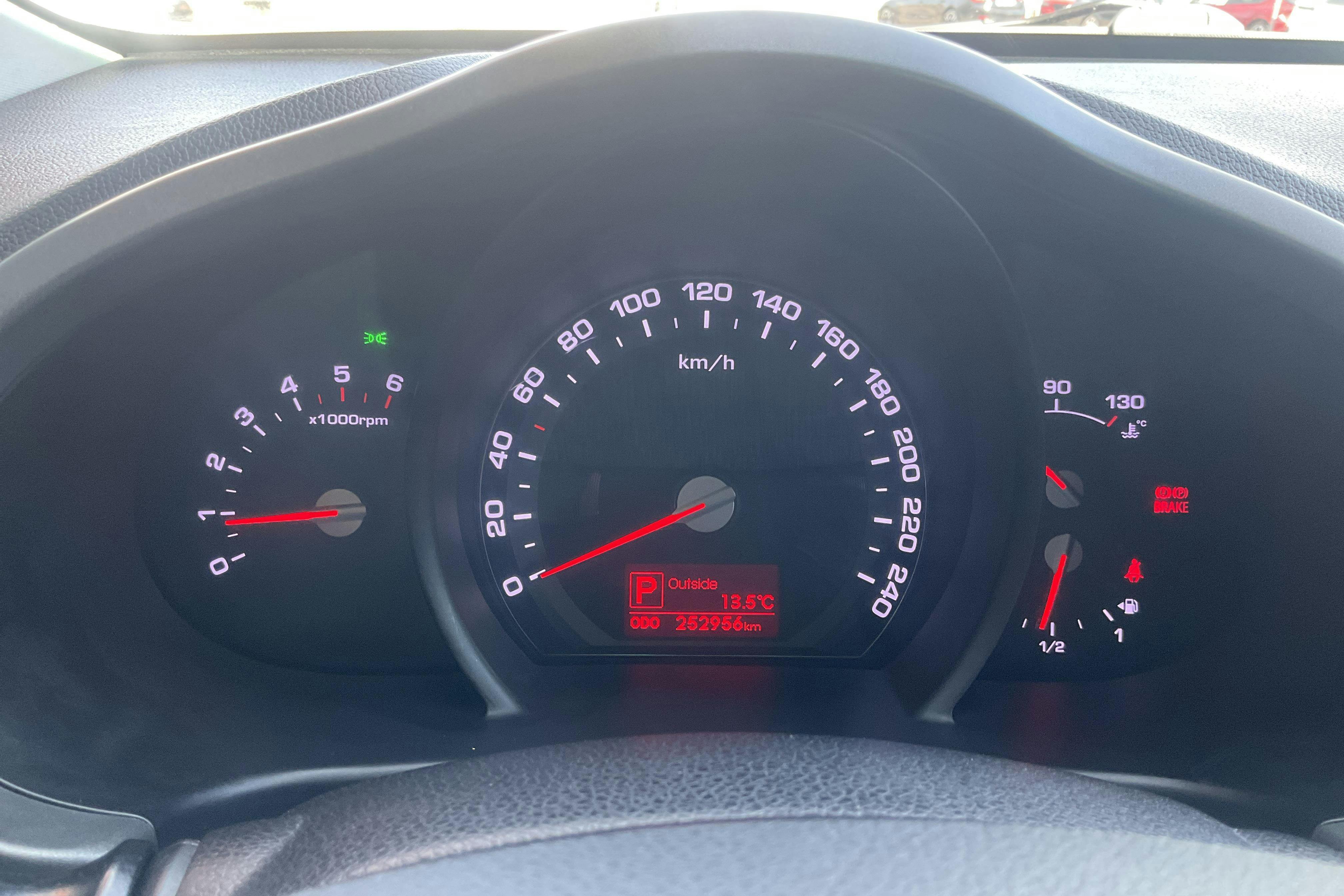 Vehicle Image 10