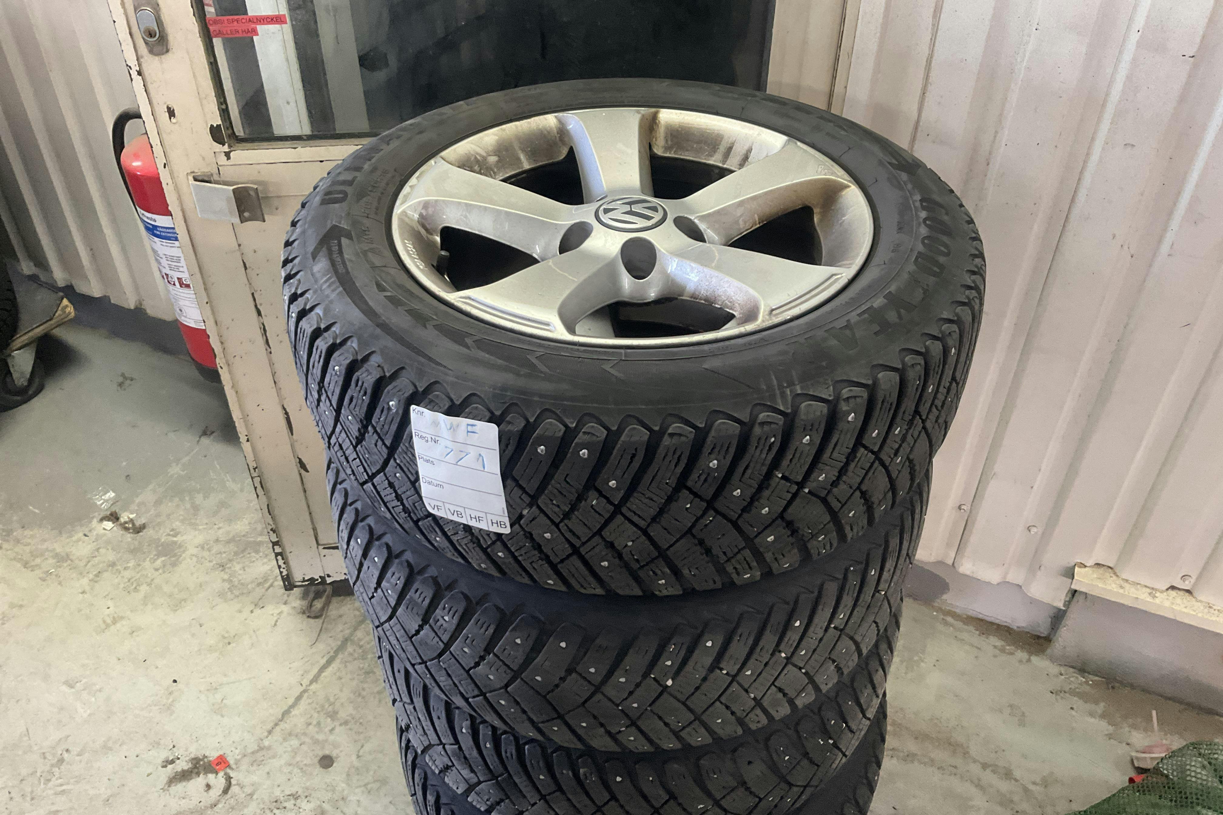 Vehicle Image 13