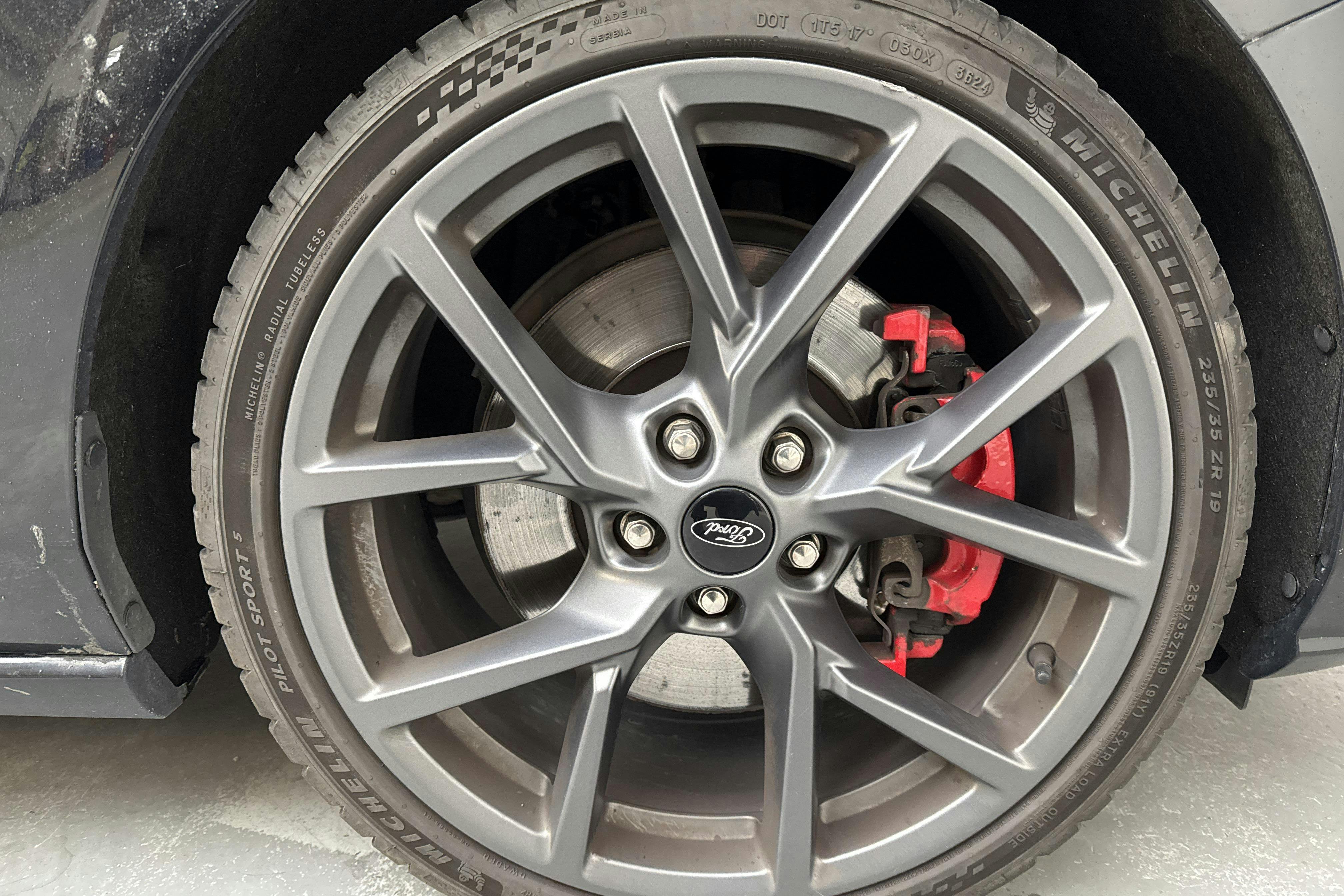 Vehicle Image 16
