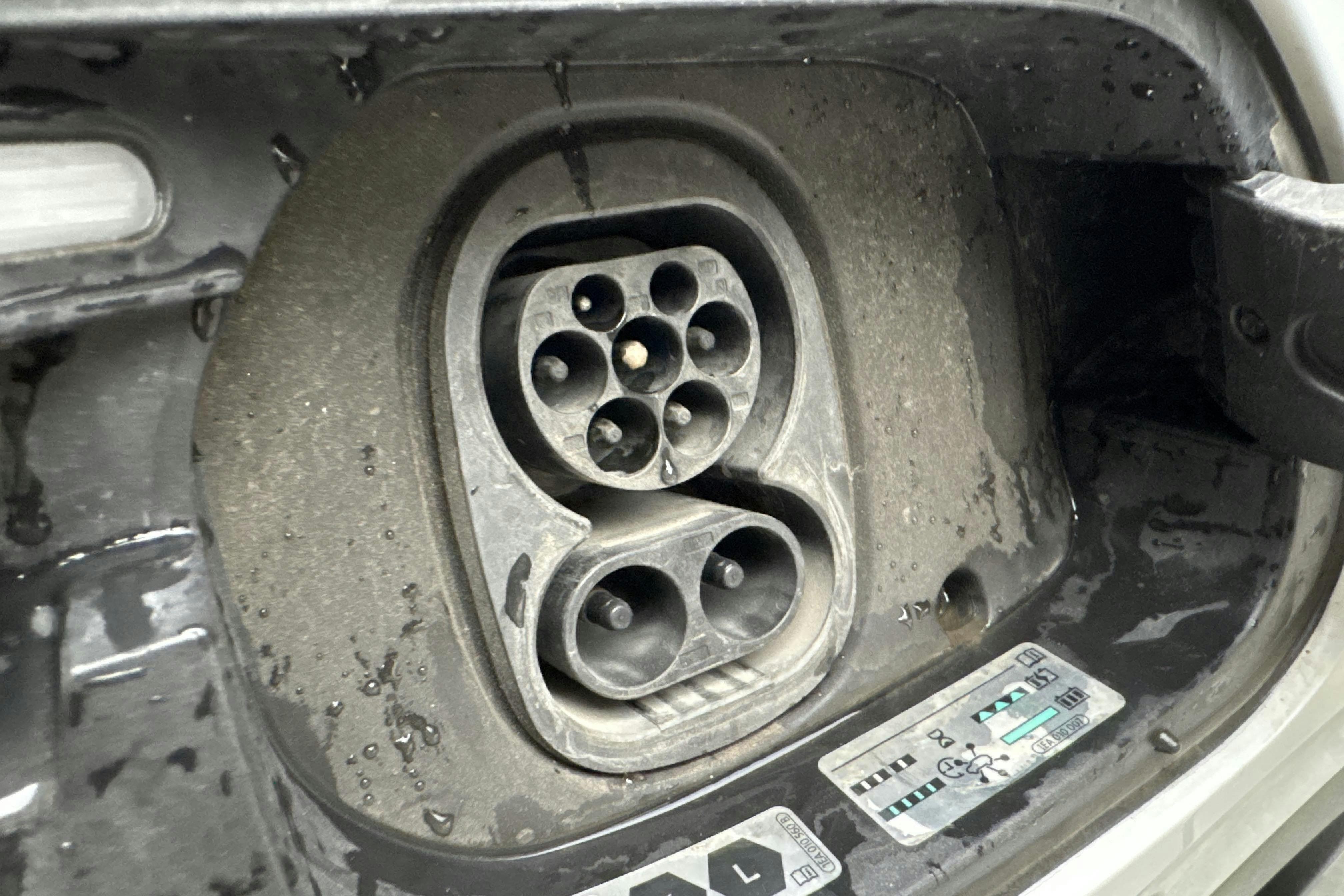 Vehicle Image 16