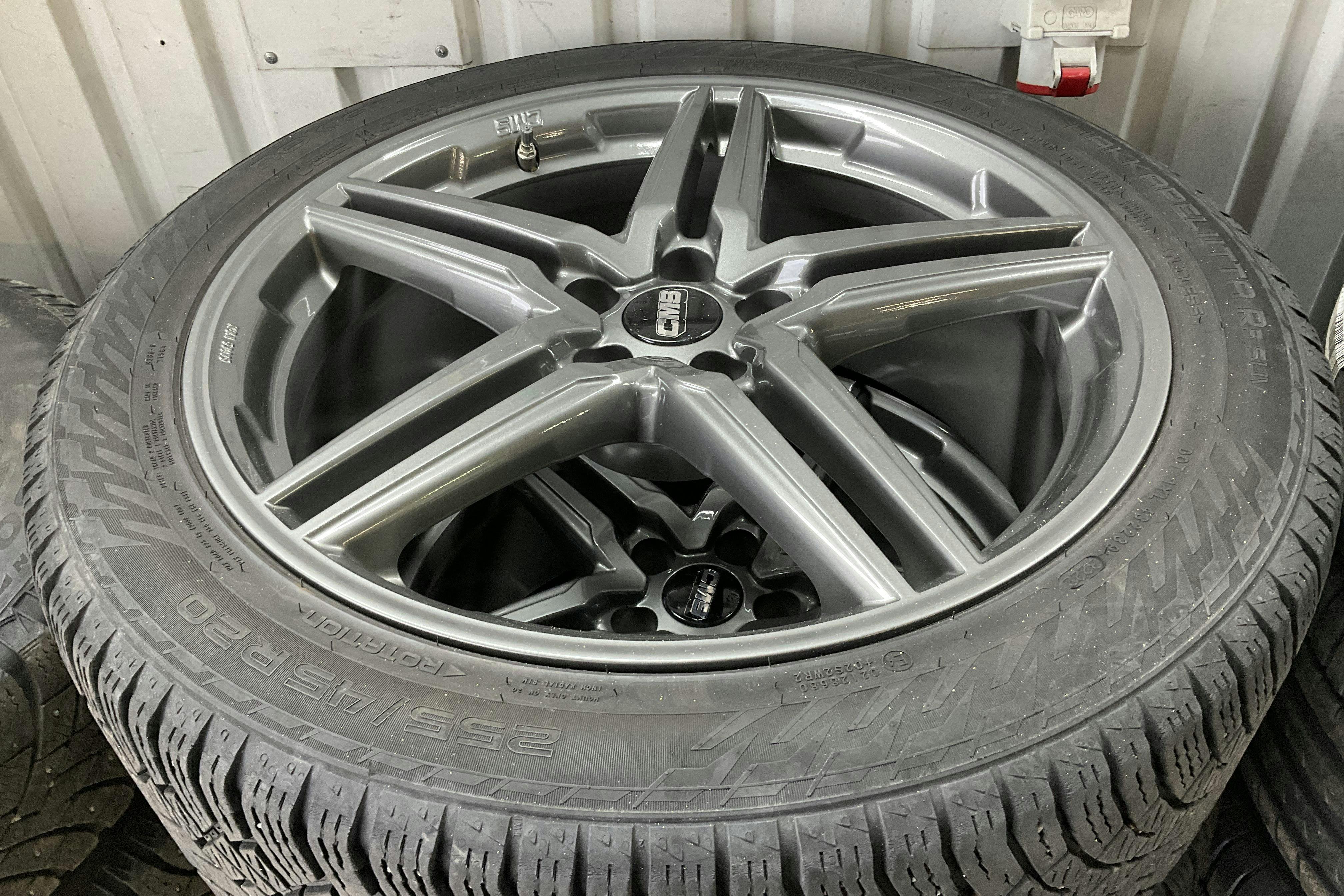 Vehicle Image 16