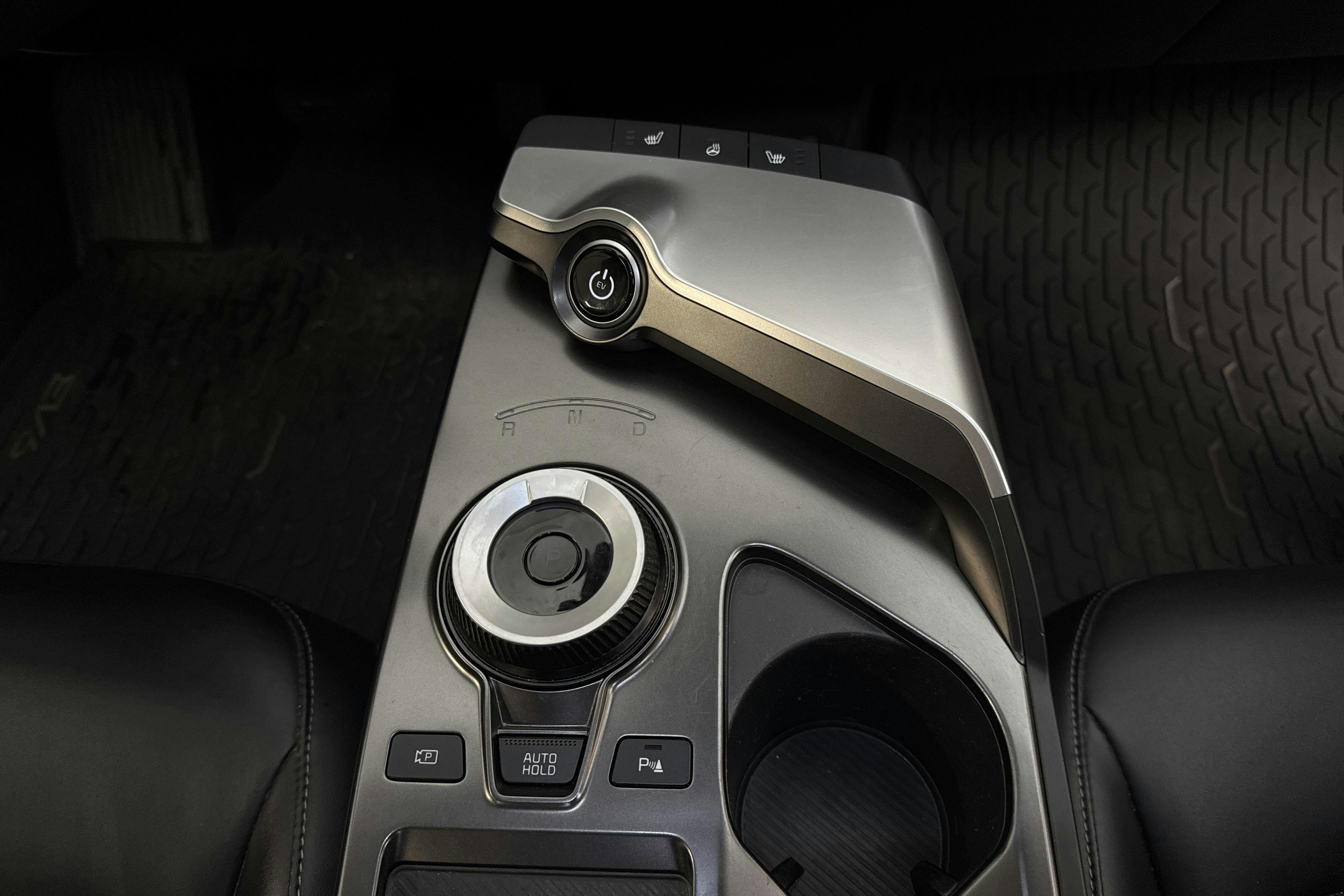 Vehicle Image 13