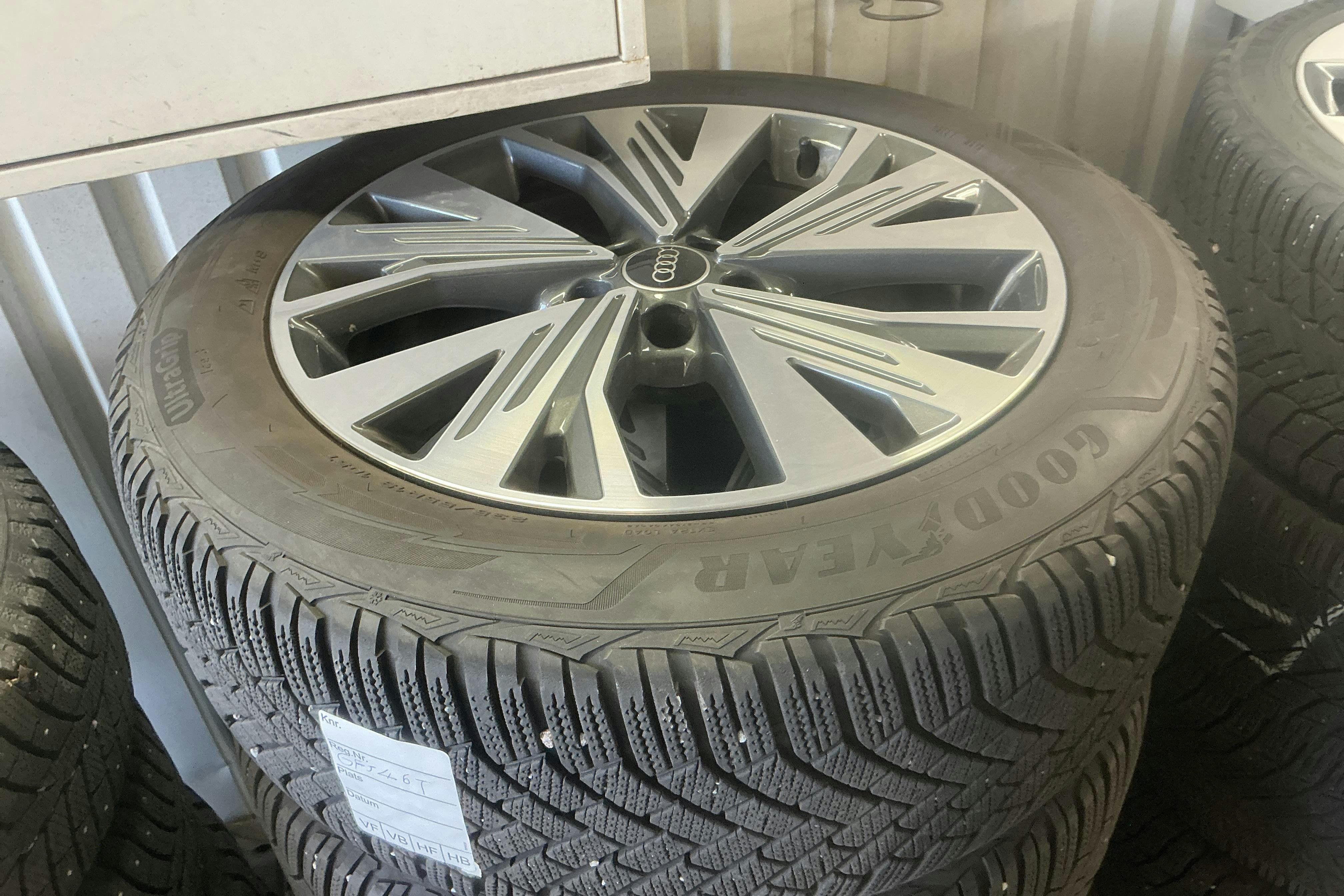 Vehicle Image 15