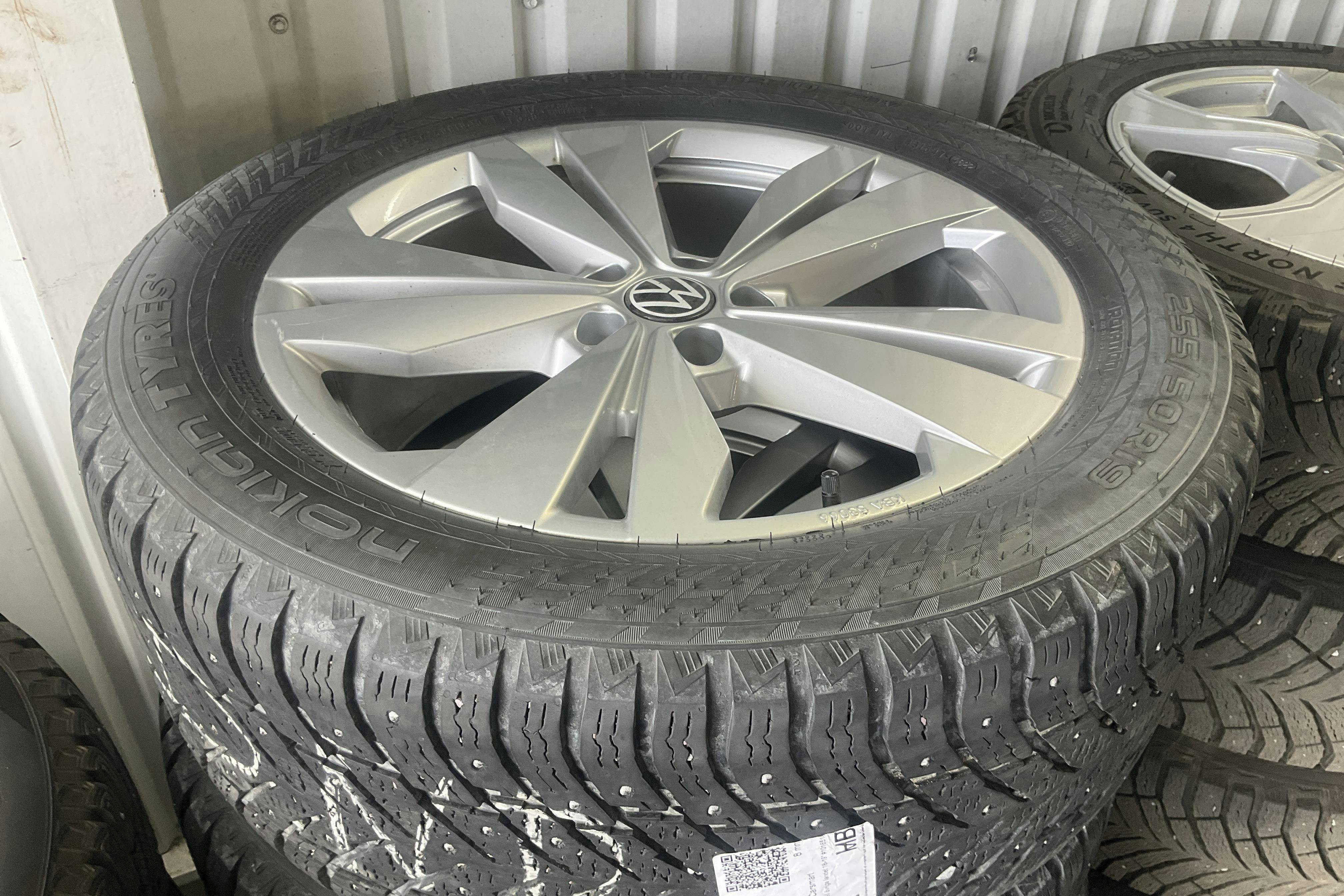 Vehicle Image 17