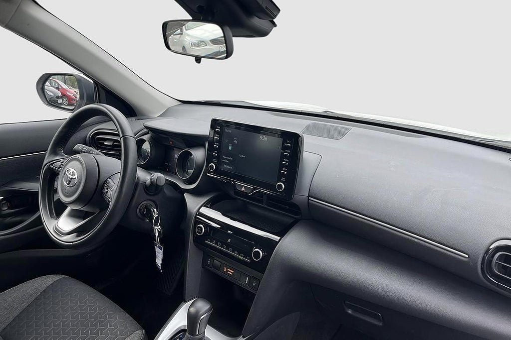 Vehicle Image 8