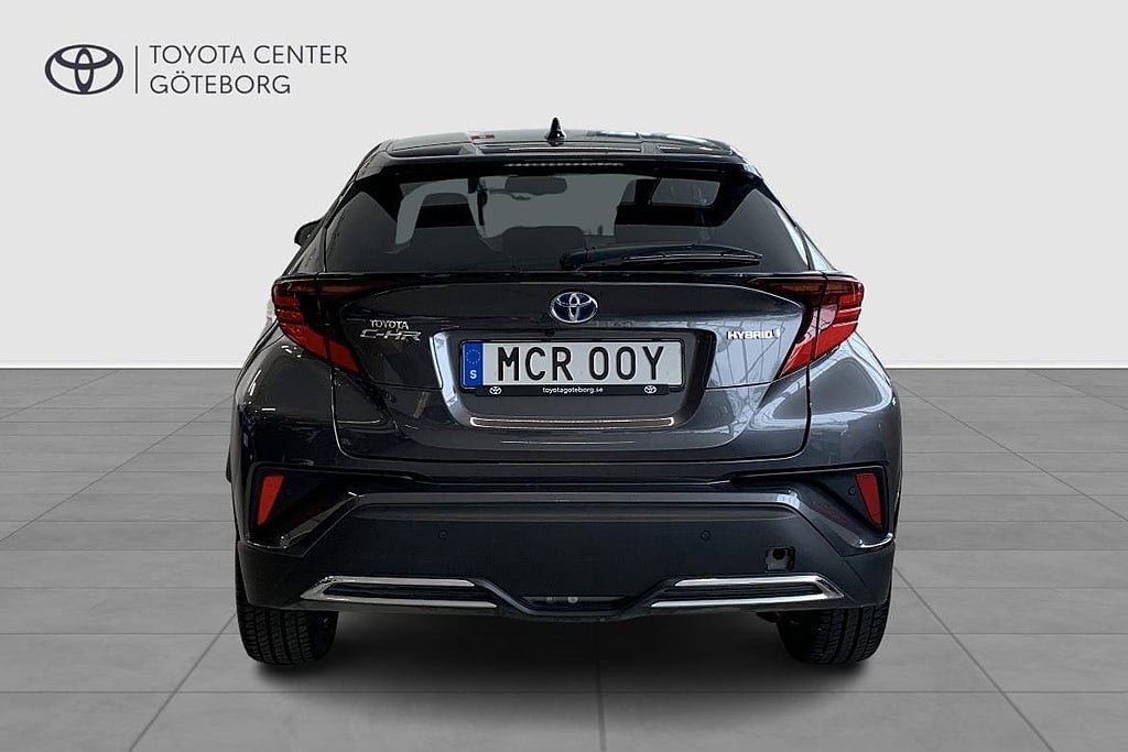 Vehicle Image 6