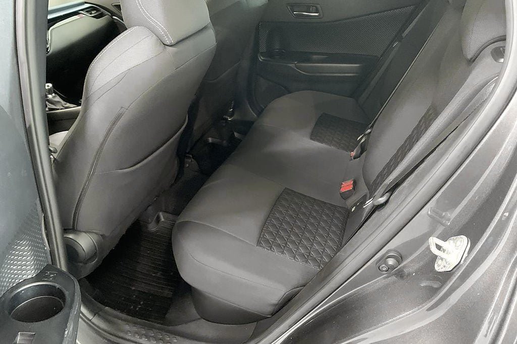 Vehicle Image 9