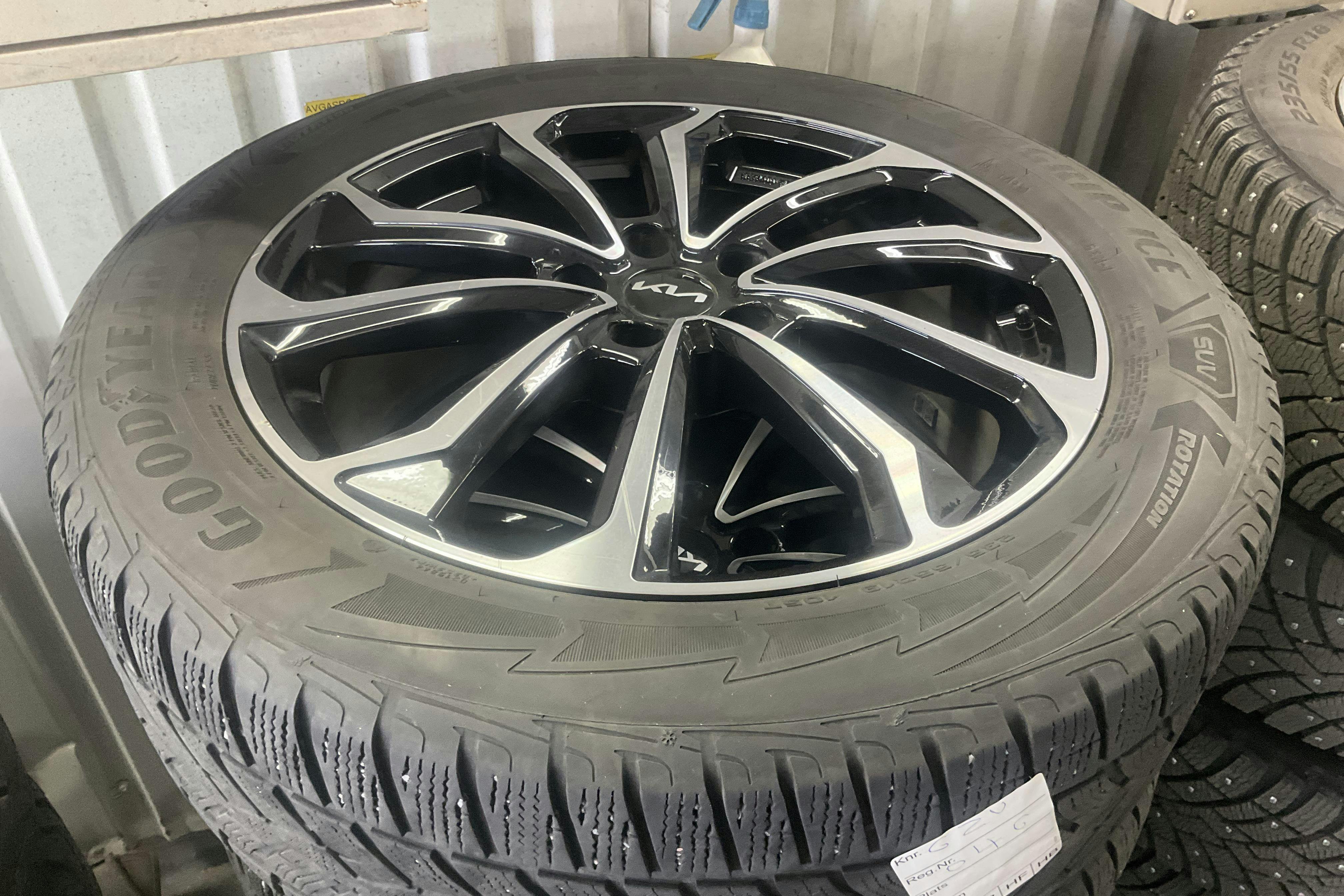 Vehicle Image 18
