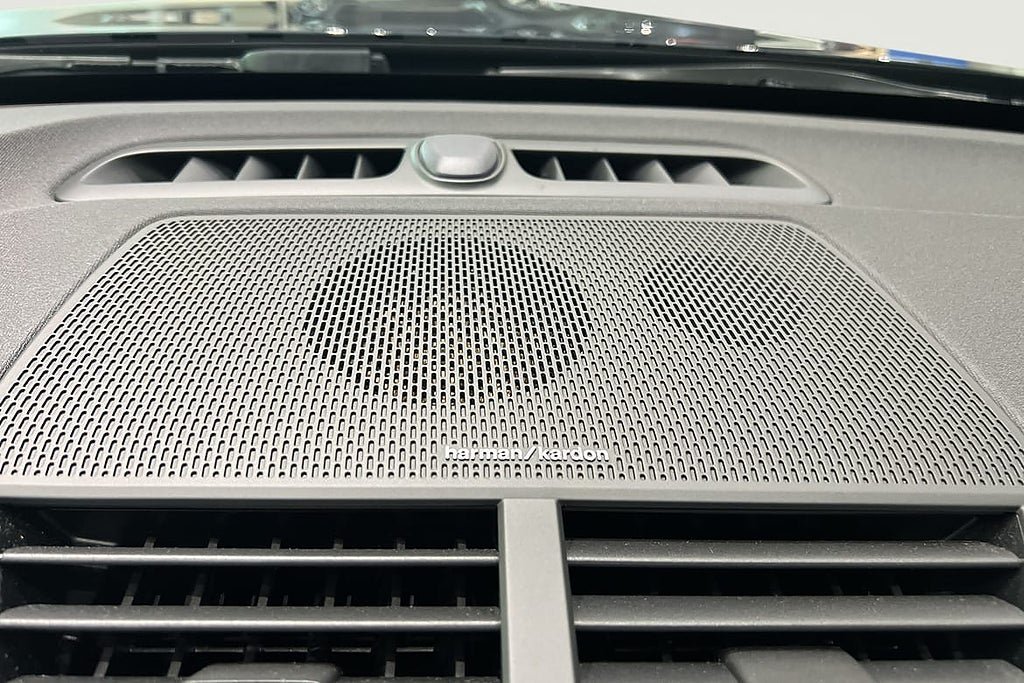 Vehicle Image 19