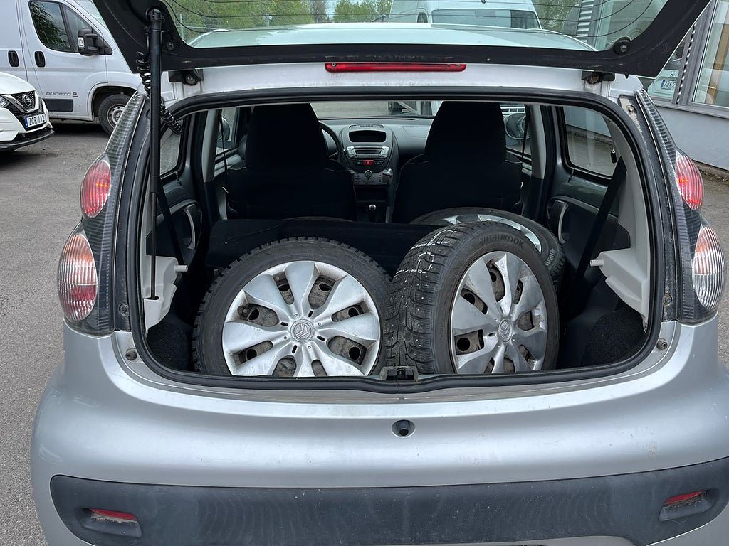 Vehicle Image 5