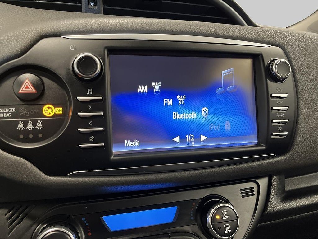 Vehicle Image 16