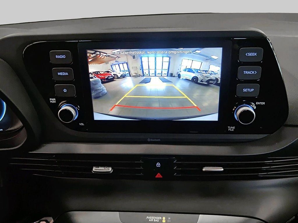 Vehicle Image 16