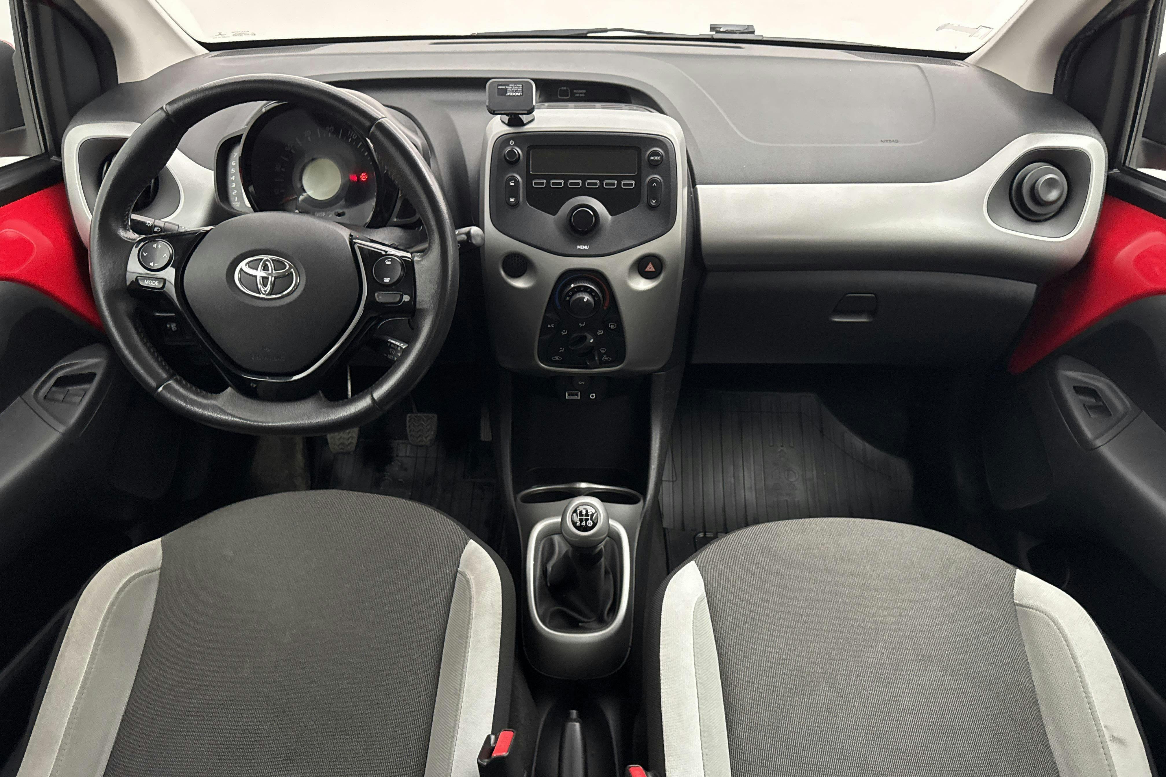 Vehicle Image 6