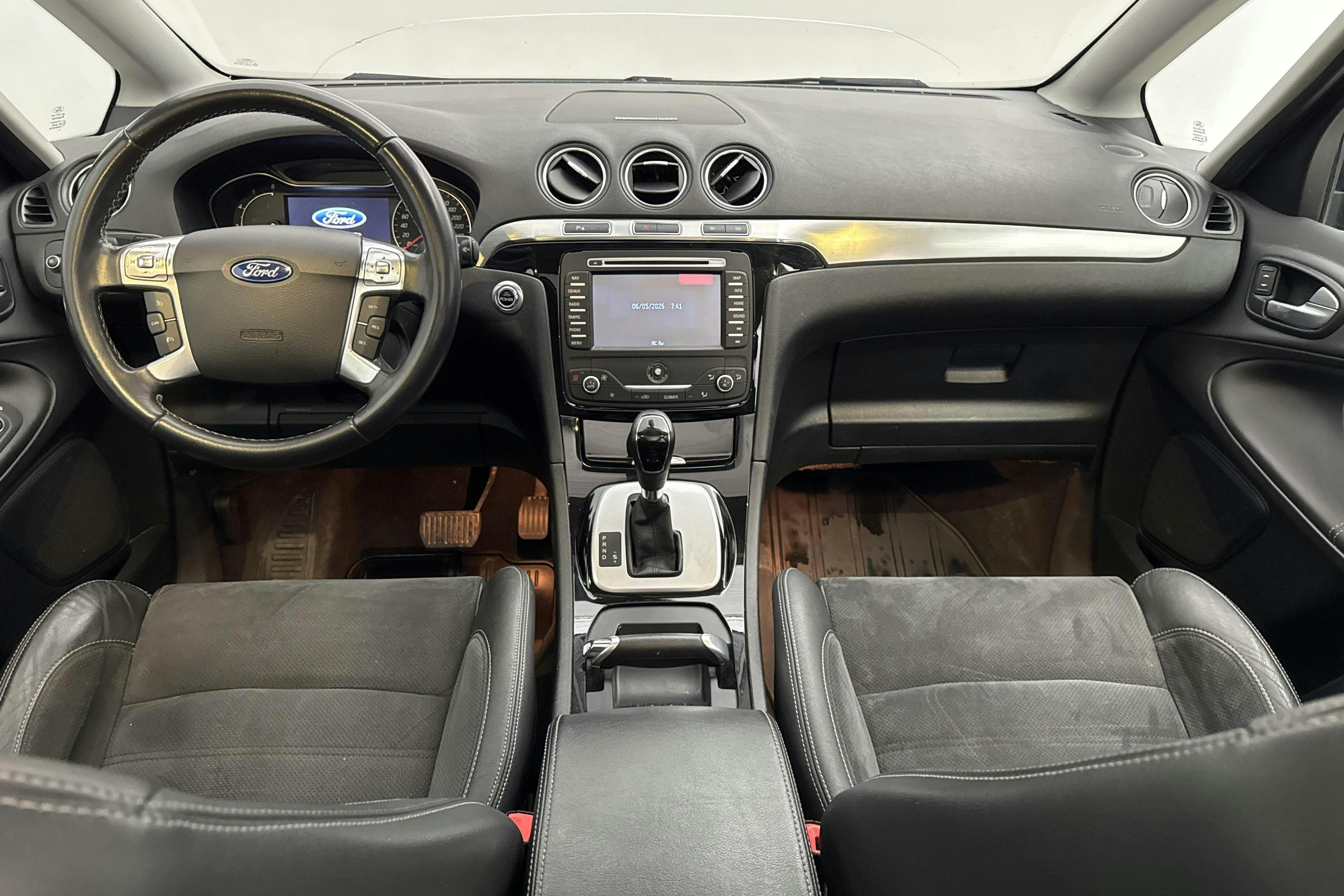 Vehicle Image 6