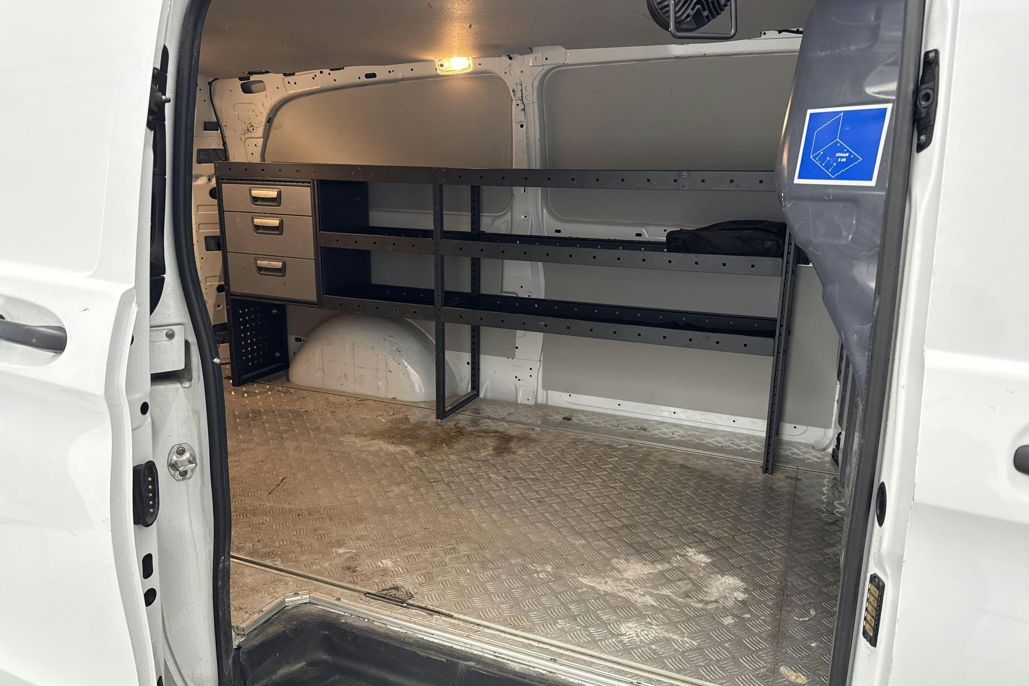 Vehicle Image 8