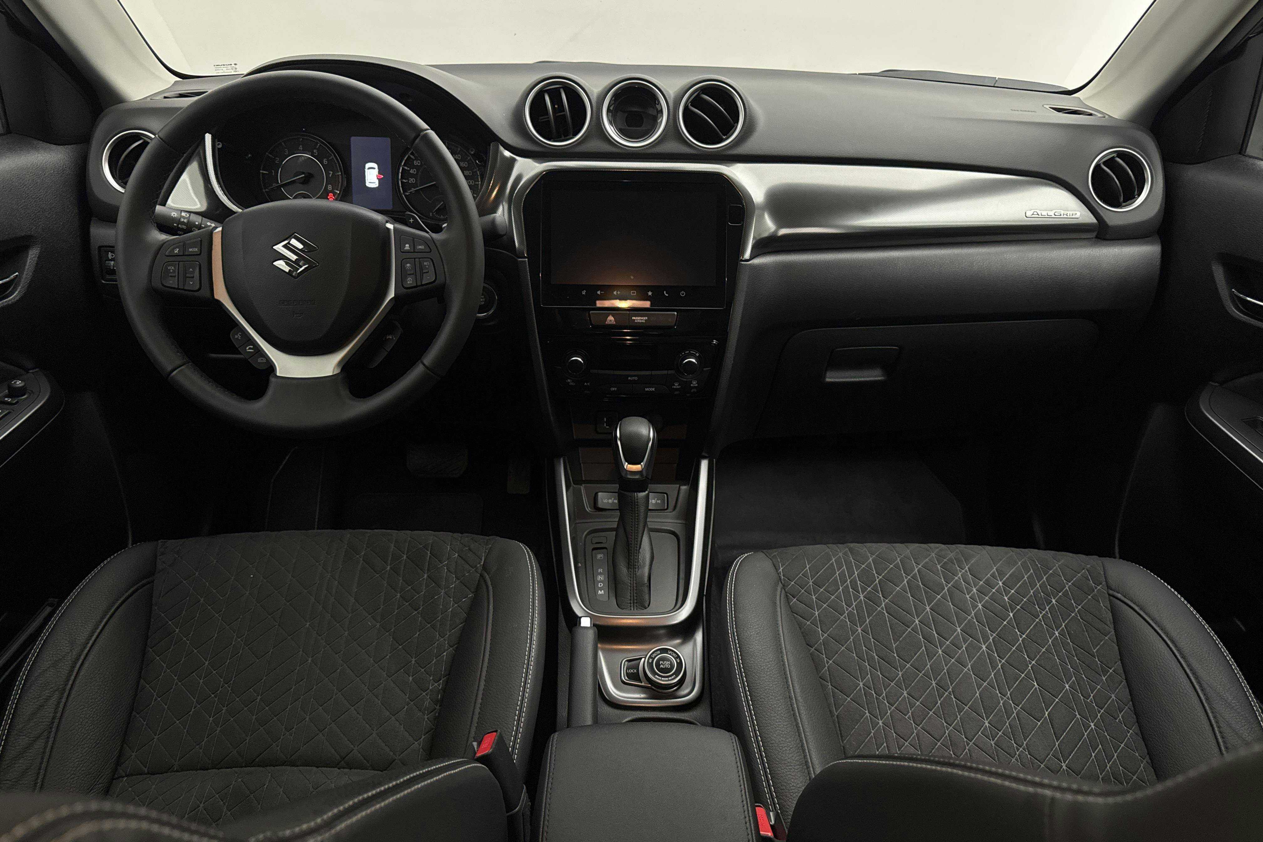 Vehicle Image 6