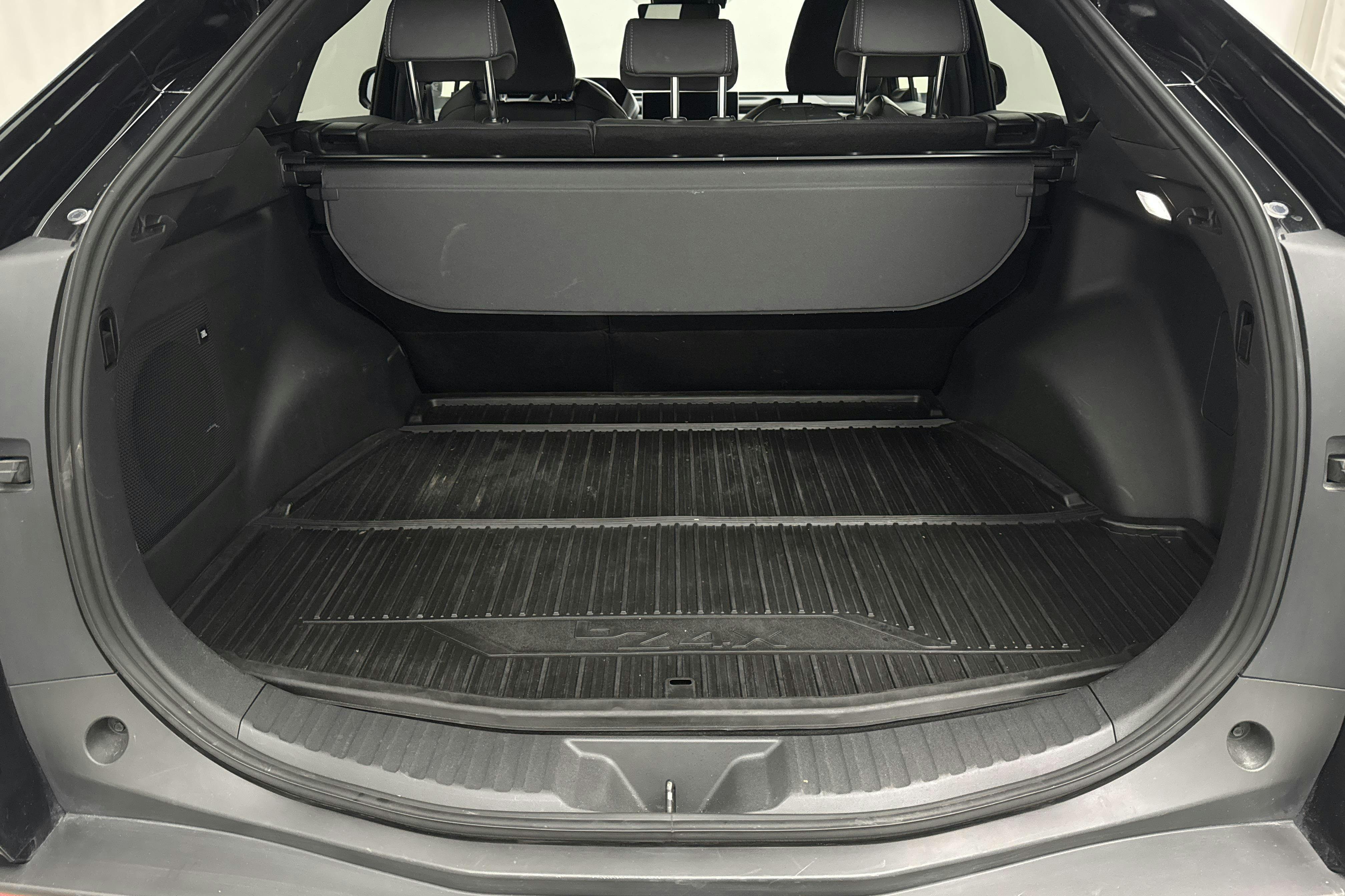 Vehicle Image 9