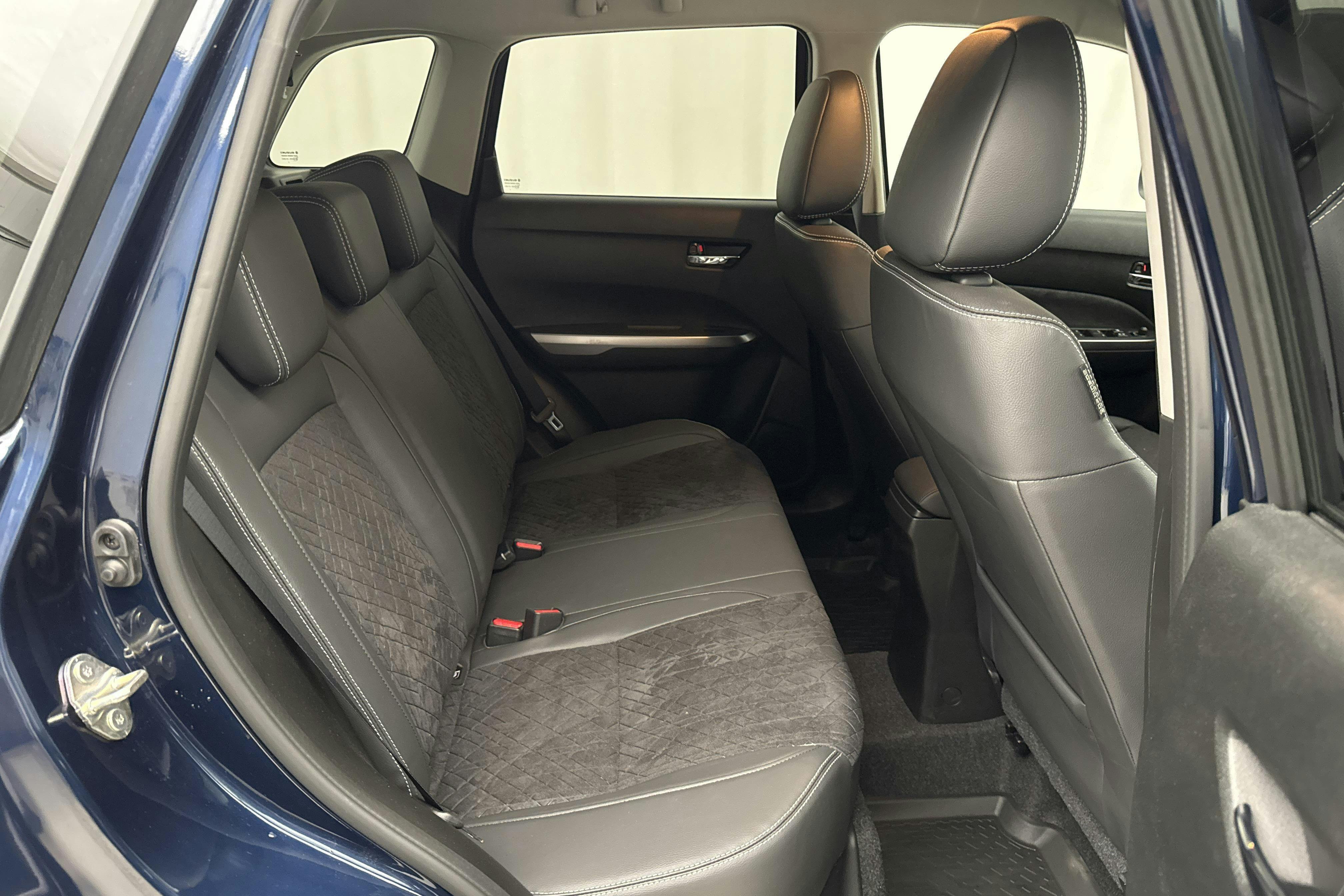 Vehicle Image 8