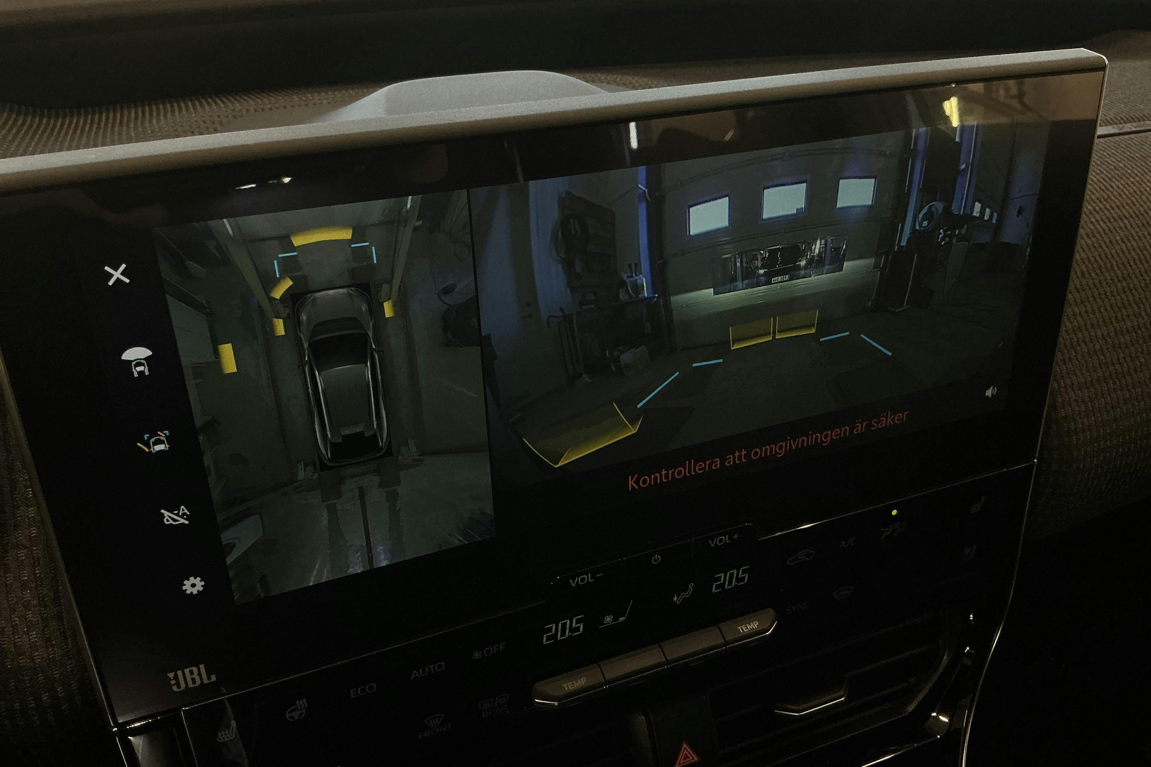 Vehicle Image 12