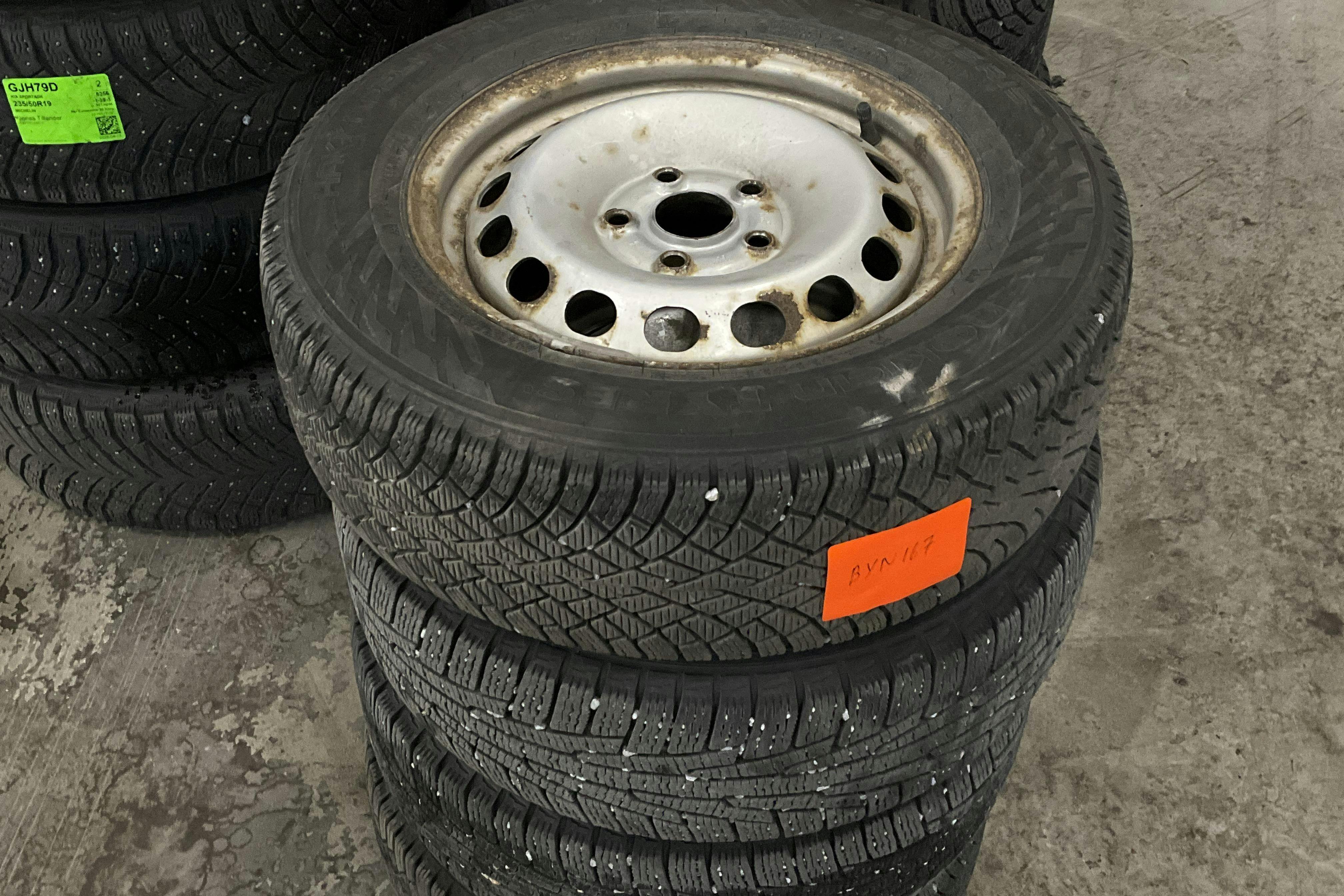 Vehicle Image 15