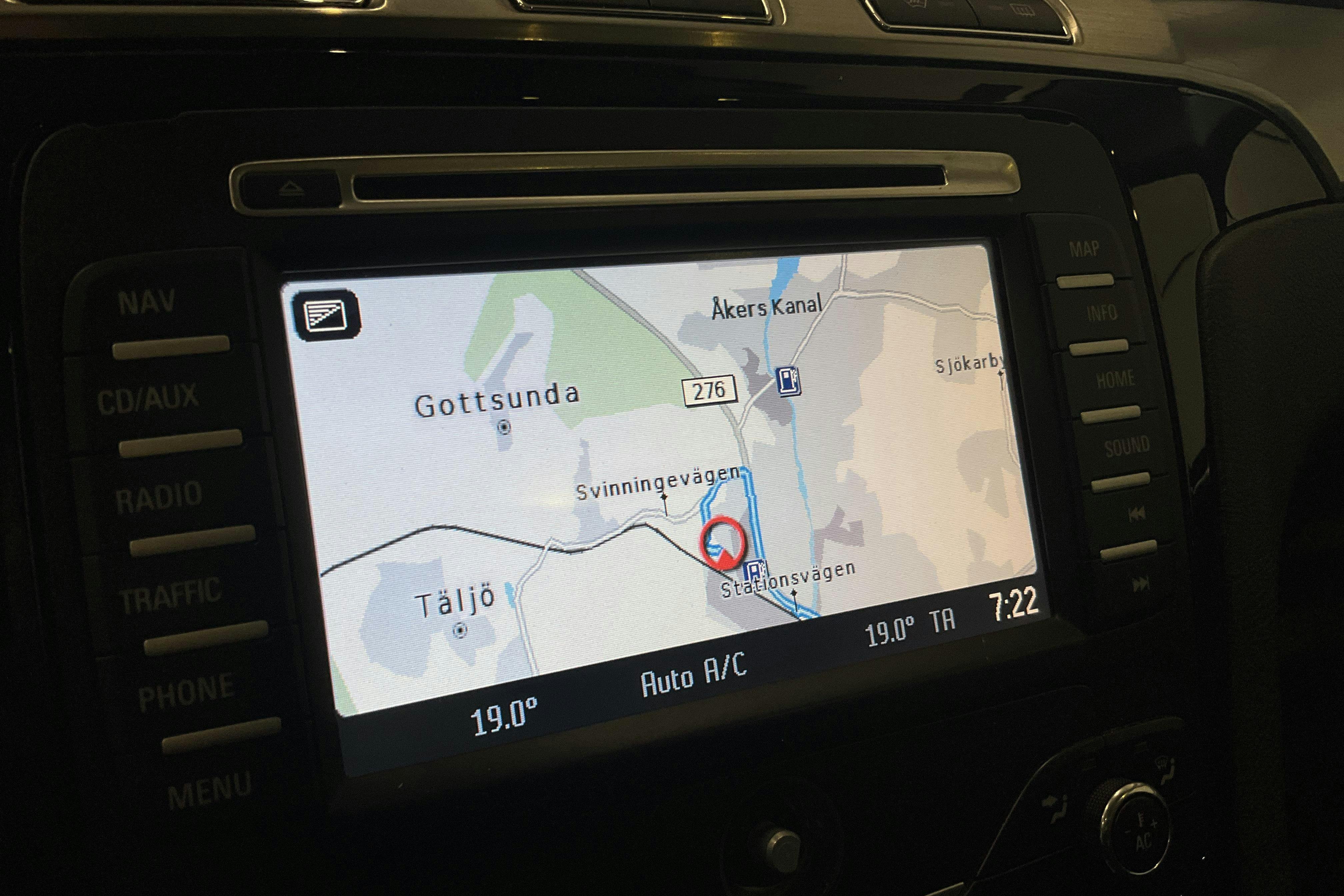 Vehicle Image 12