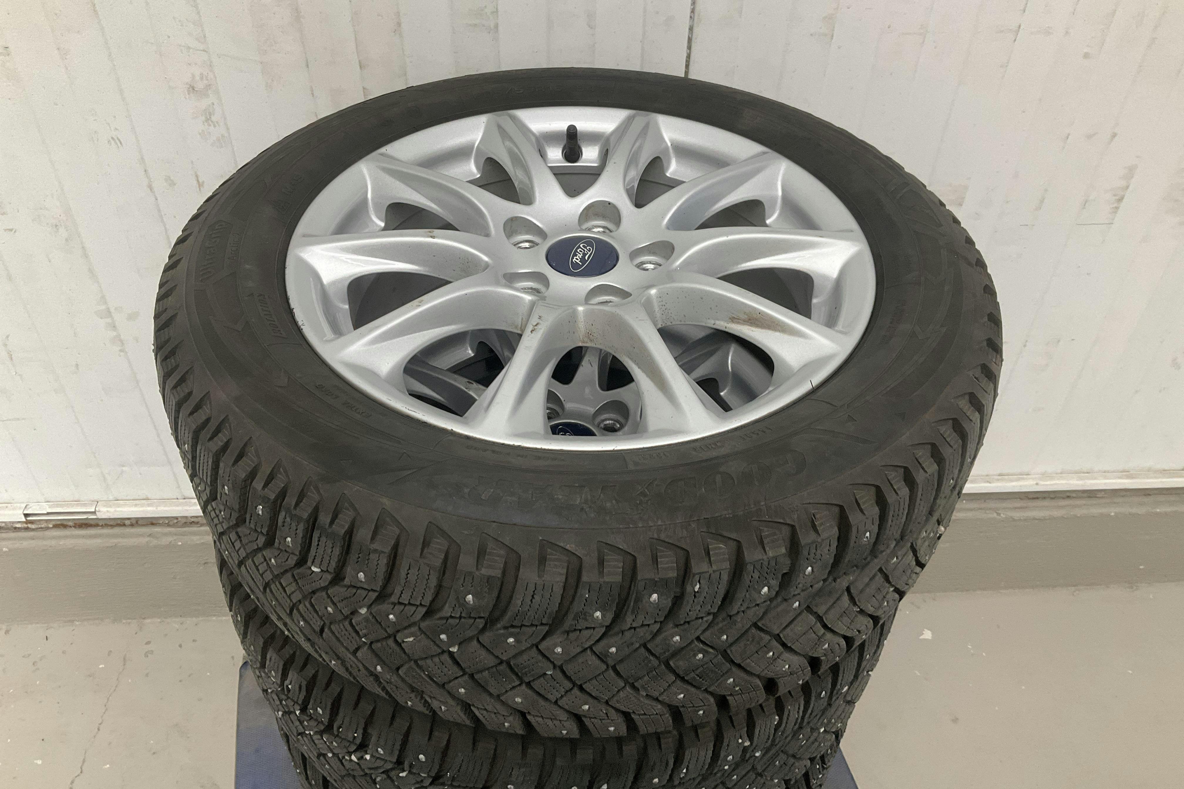 Vehicle Image 15