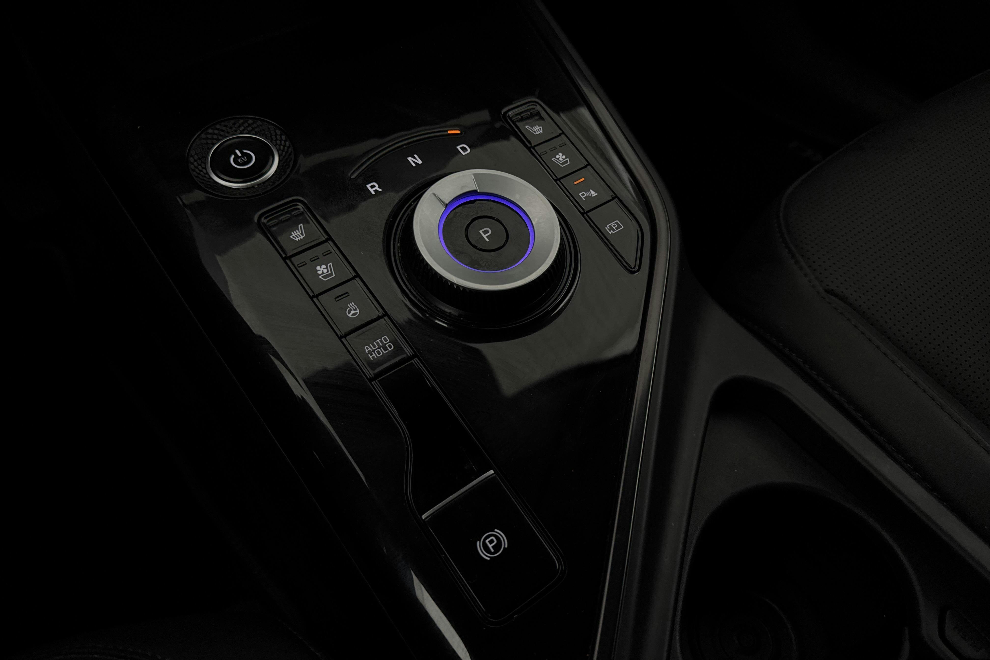 Vehicle Image 15