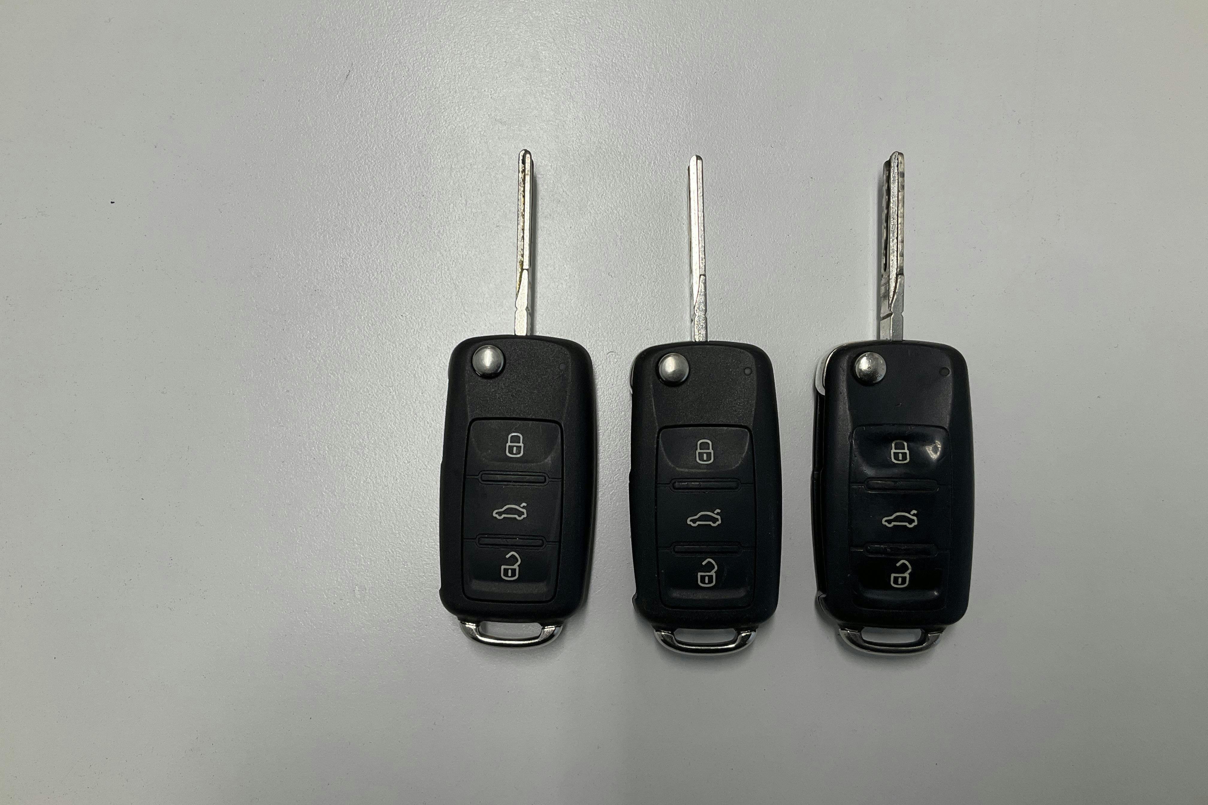 Vehicle Image 16