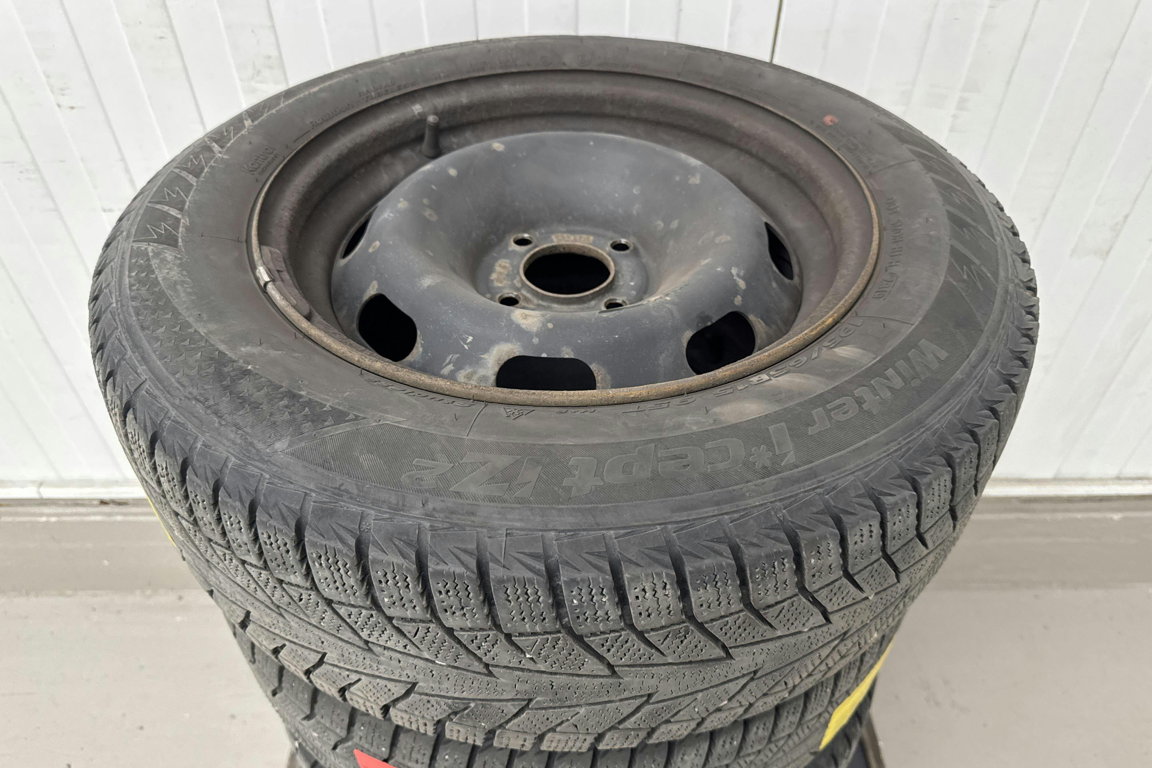 Vehicle Image 16