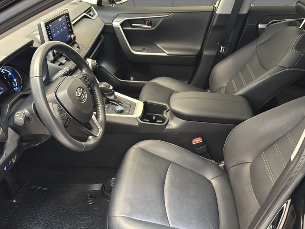 Vehicle Image 8