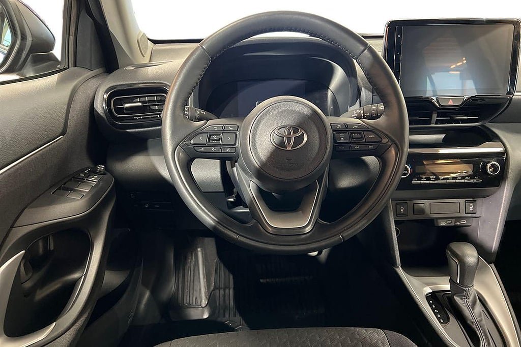 Vehicle Image 10