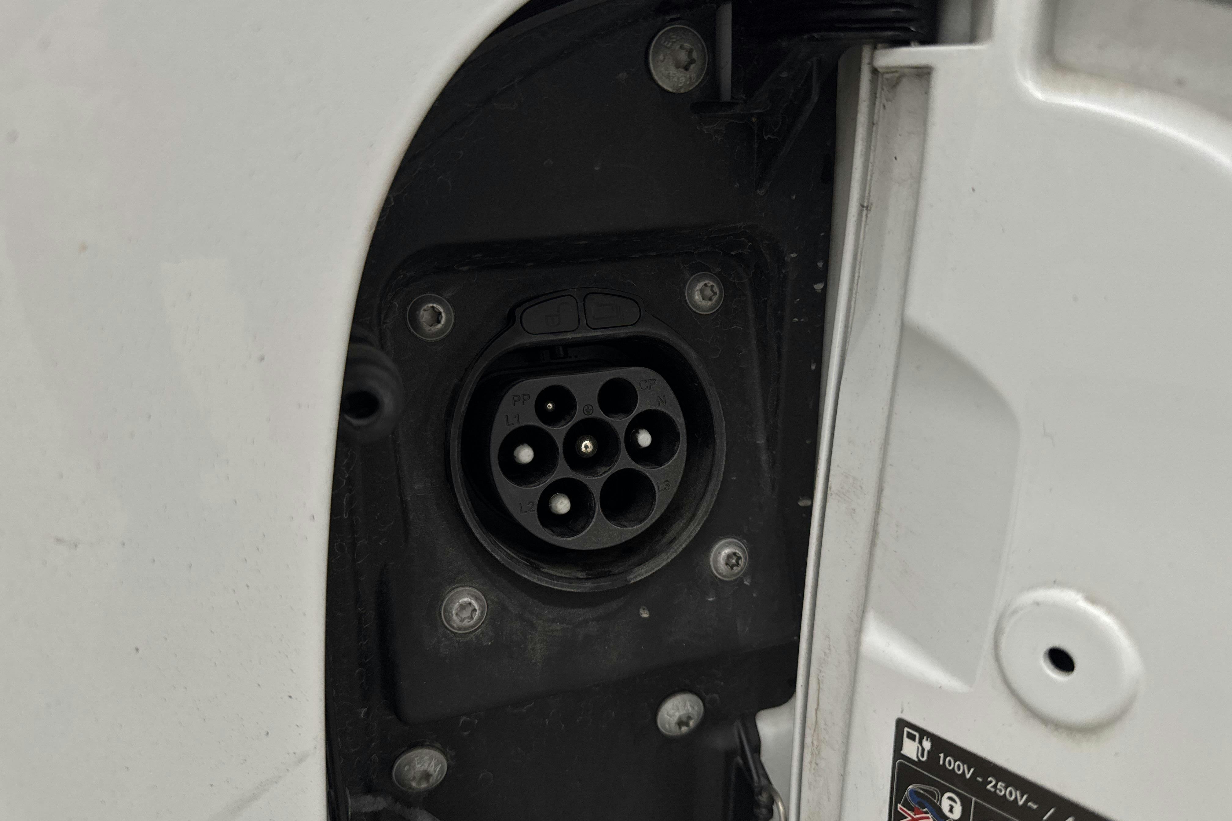 Vehicle Image 16