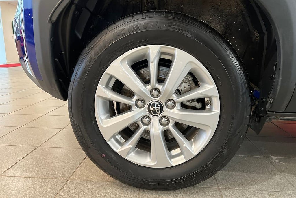 Vehicle Image 16