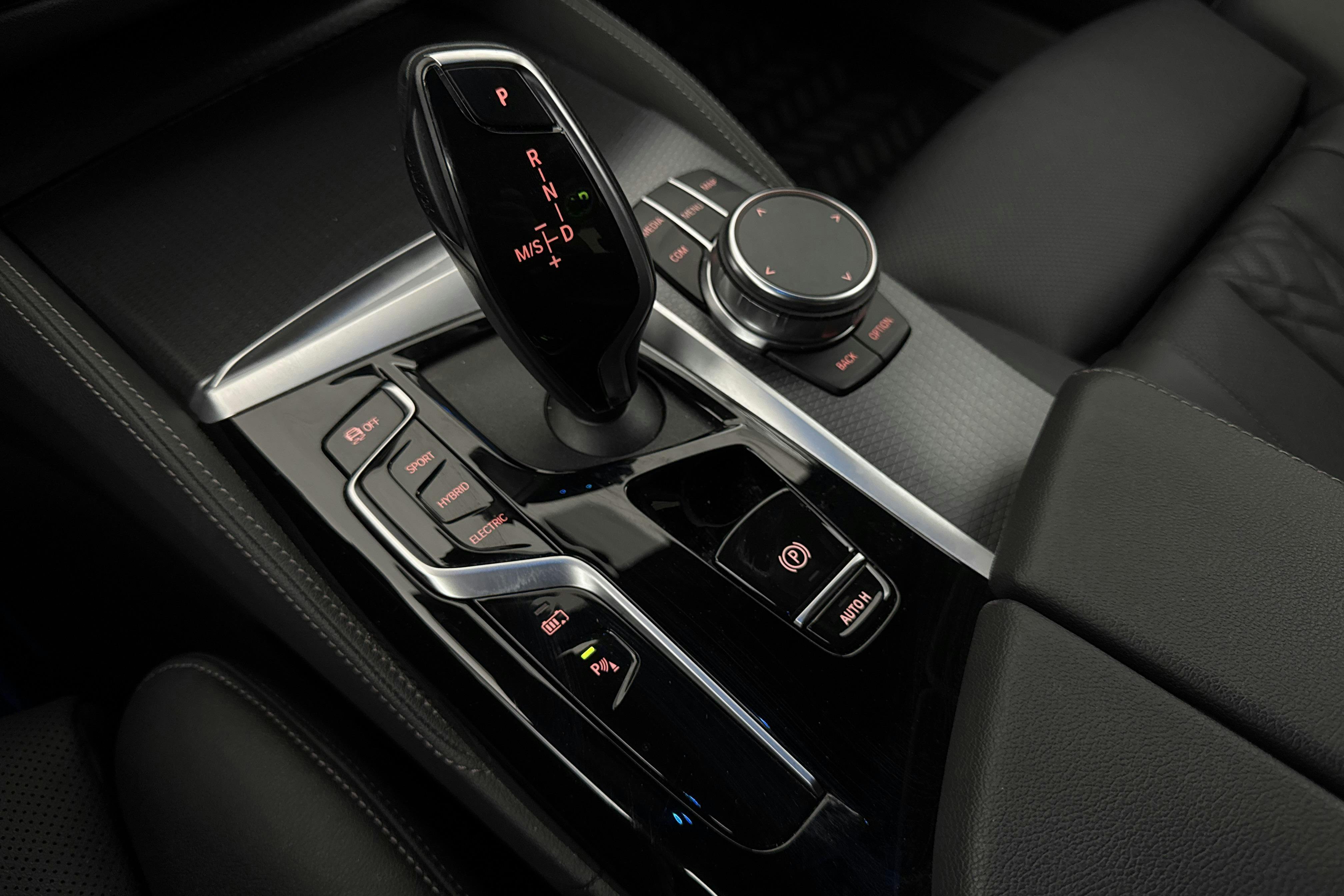 Vehicle Image 16