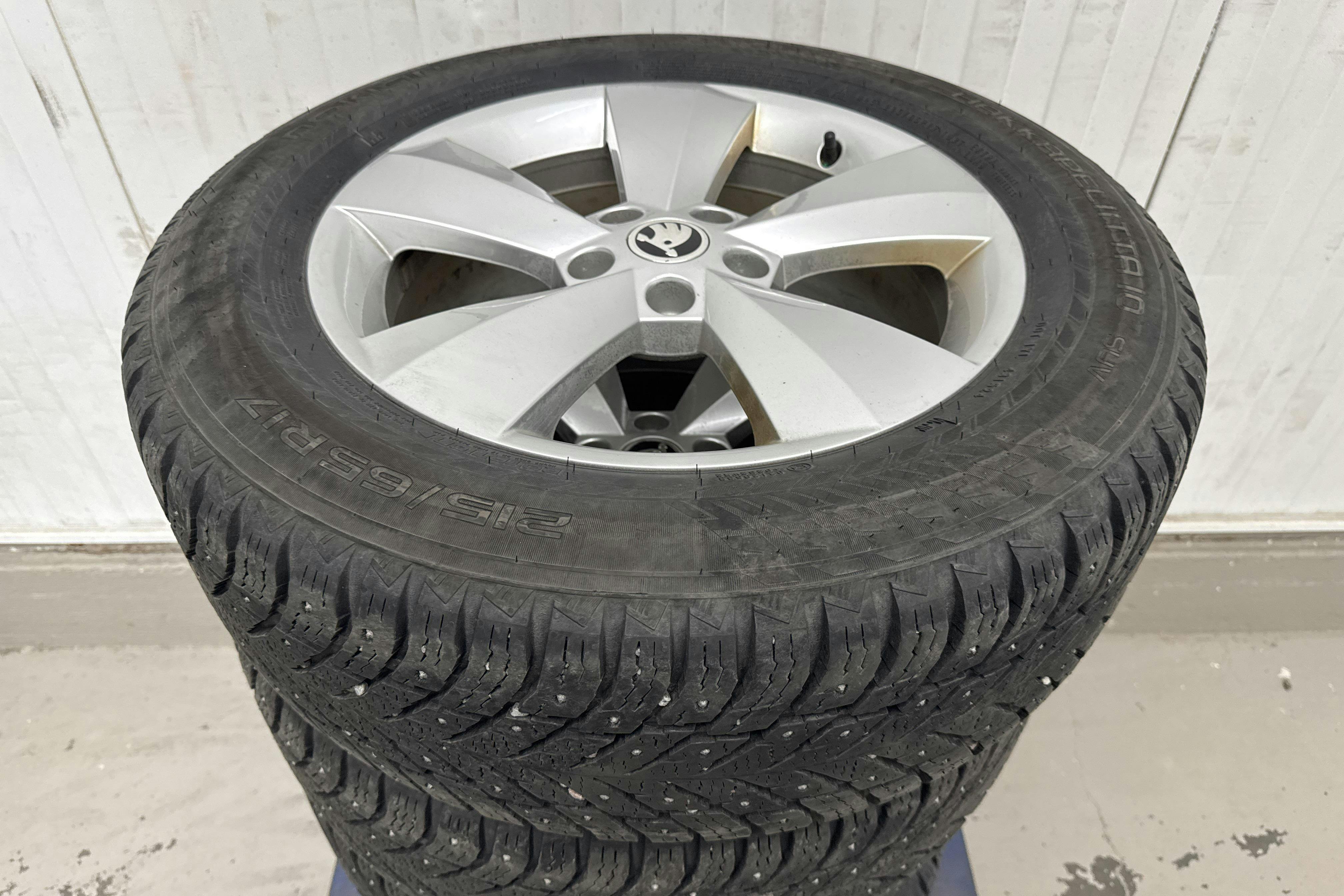 Vehicle Image 21