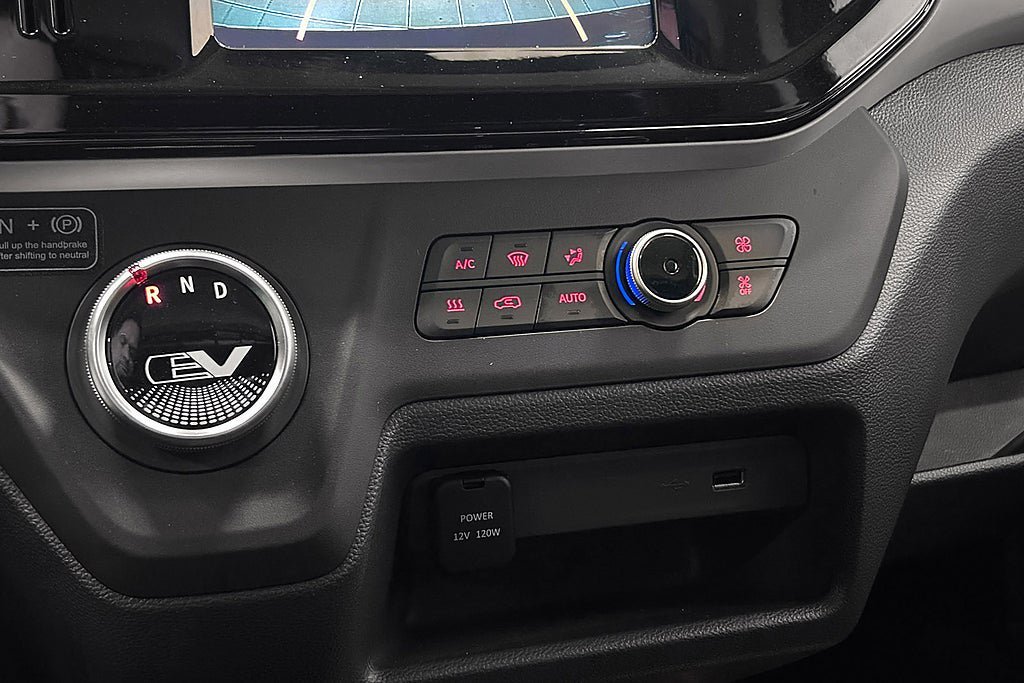 Vehicle Image 13