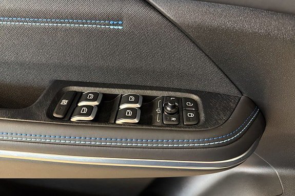 Vehicle Image 27