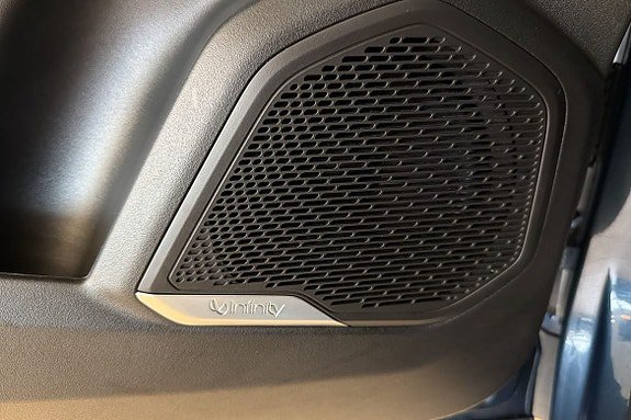 Vehicle Image 28