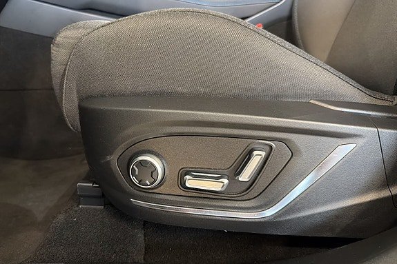 Vehicle Image 29