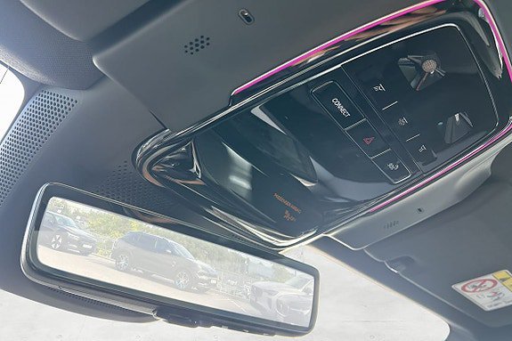Vehicle Image 28