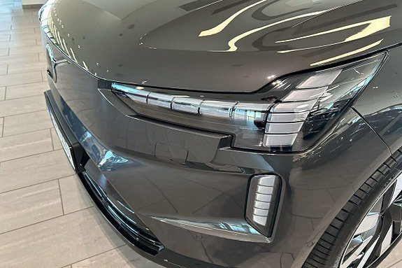 Vehicle Image 26