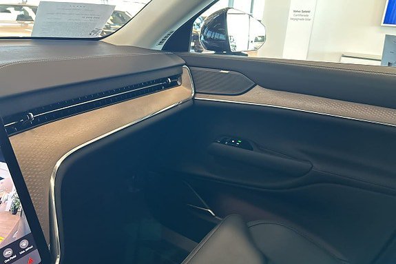 Vehicle Image 33