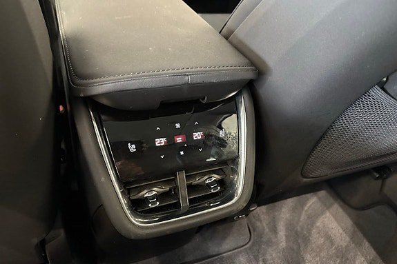 Vehicle Image 38