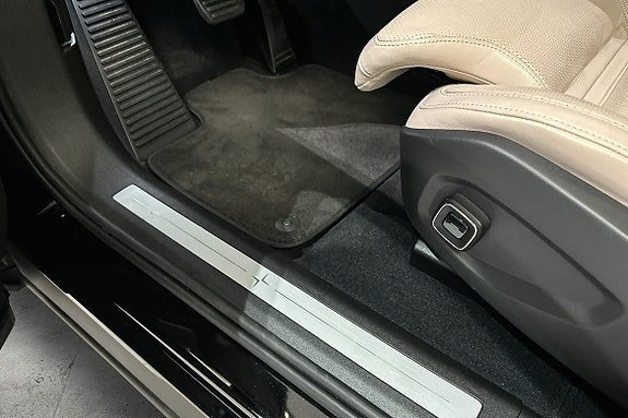 Vehicle Image 26