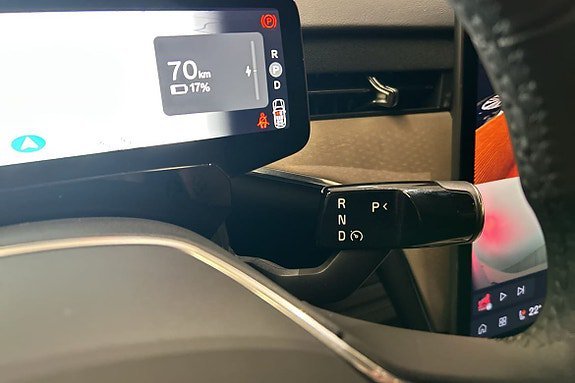 Vehicle Image 38