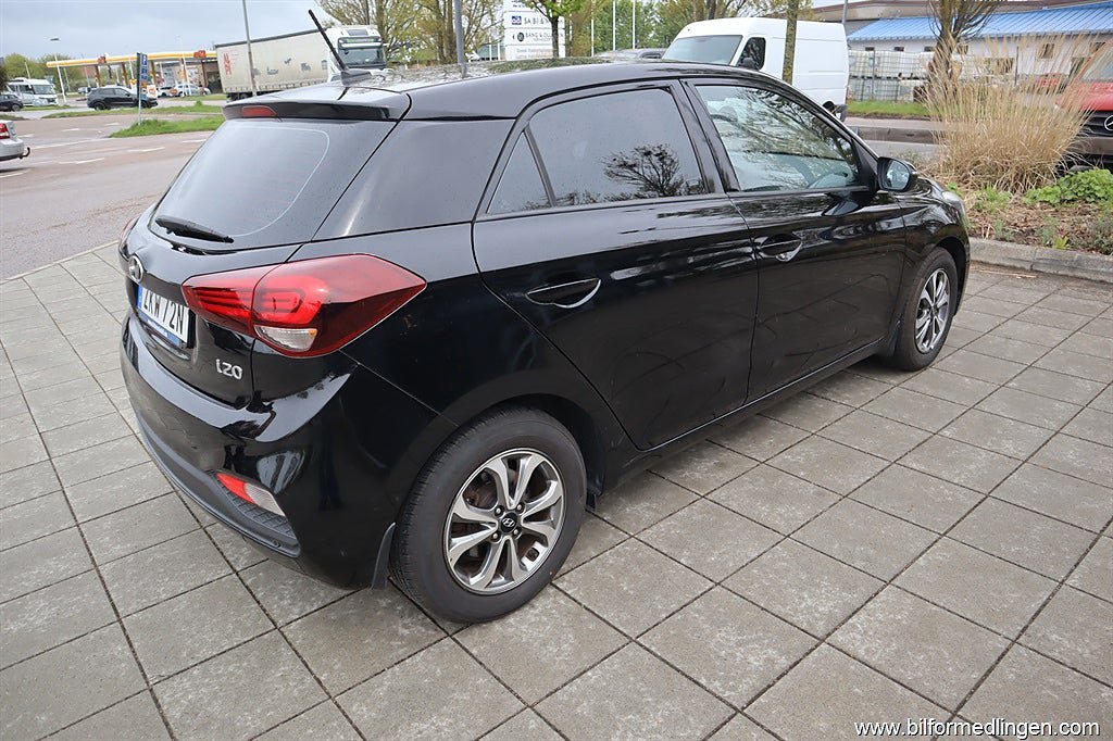 Vehicle Image 18