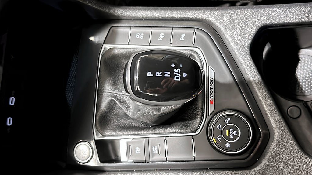 Vehicle Image 22